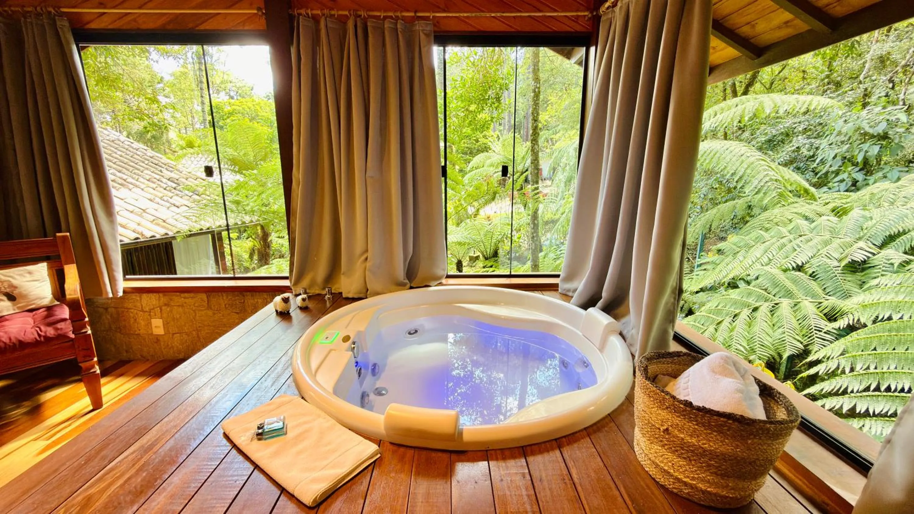 Hot Tub in Pousada Villa D'Amore