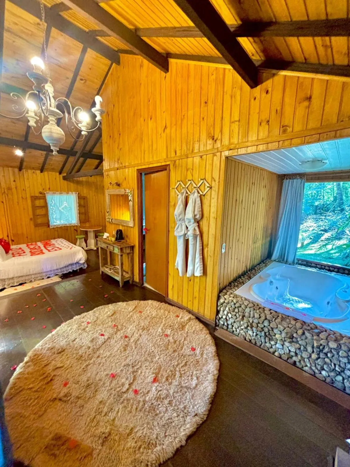 Photo of the whole room, Bed in Pousada Villa D'Amore