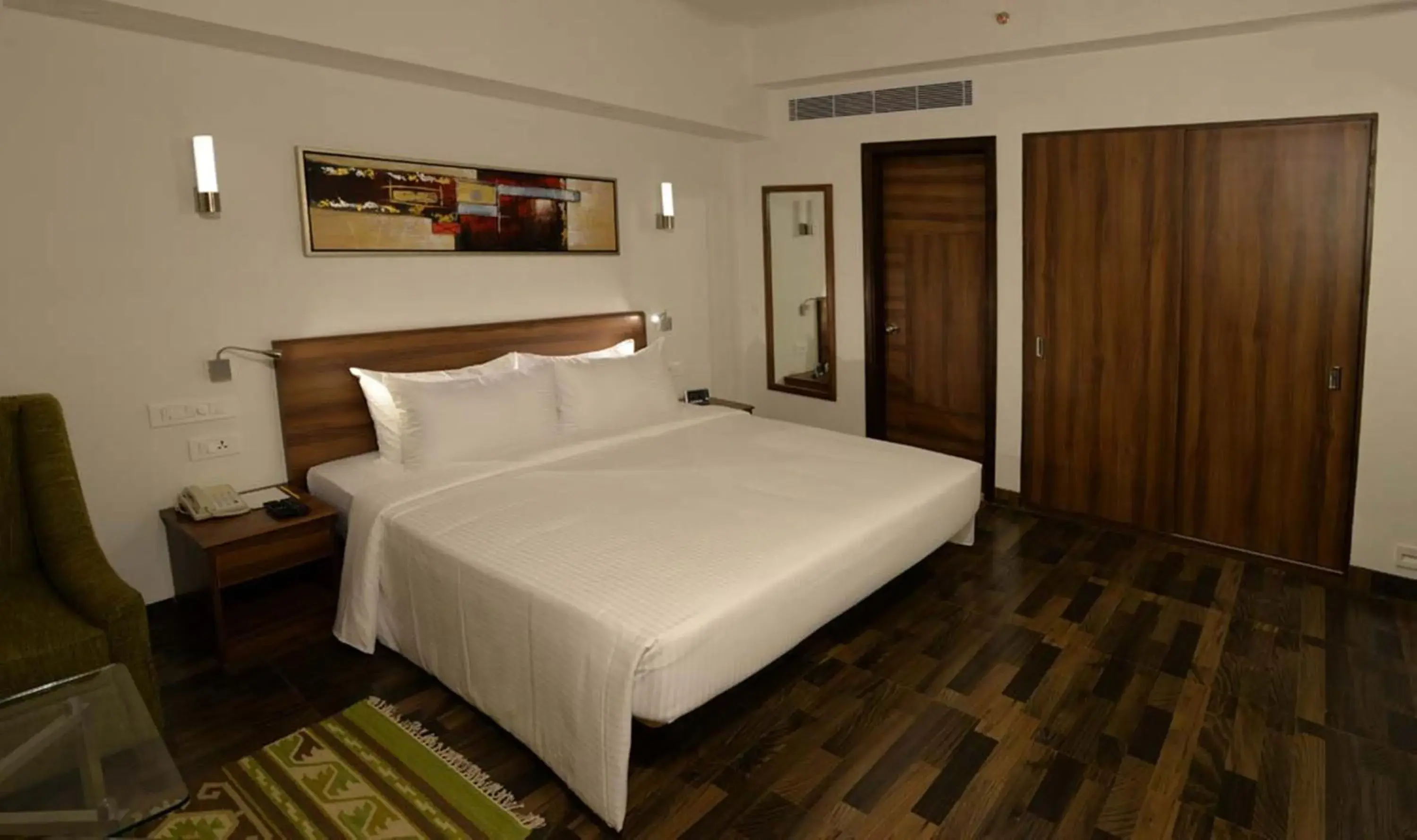 Bedroom, Bed in Lemon Tree Hotel Coimbatore Bedroom, Bed in Lemon Tree Hotel Coimbatore