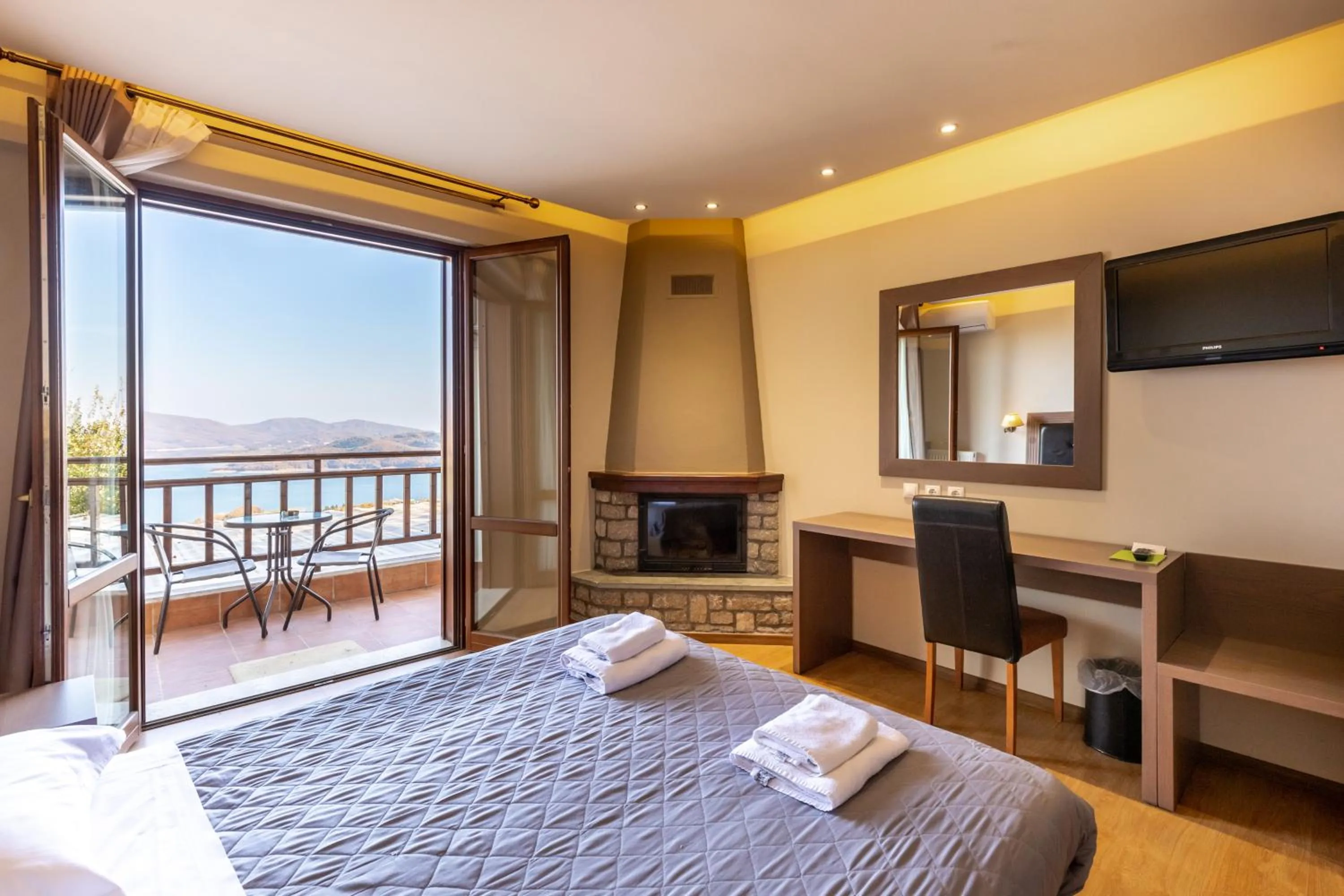 TV and multimedia, Bed in Nevros Hotel Resort and Spa Limni Plastira