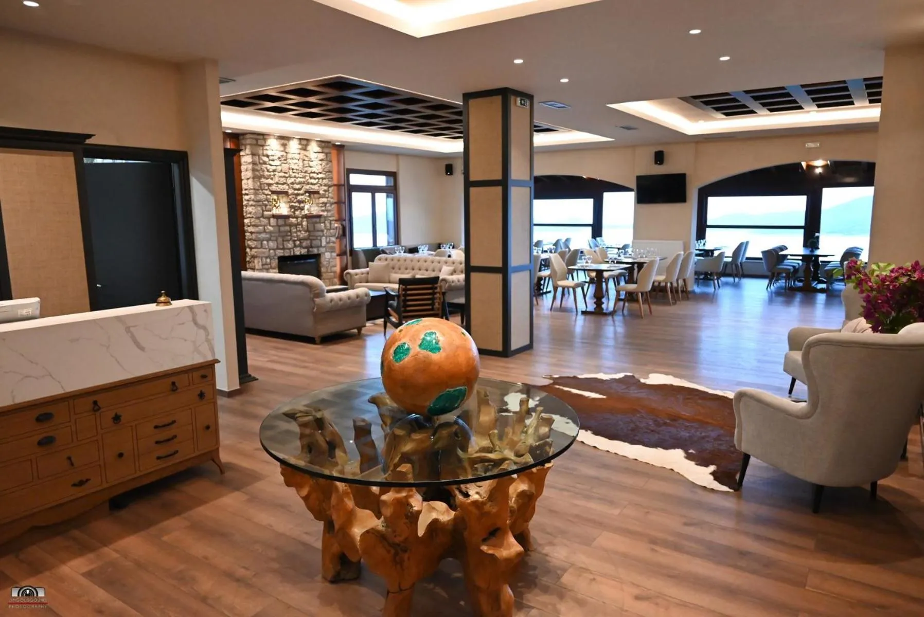 Lobby or reception in Nevros Hotel Resort and Spa Limni Plastira