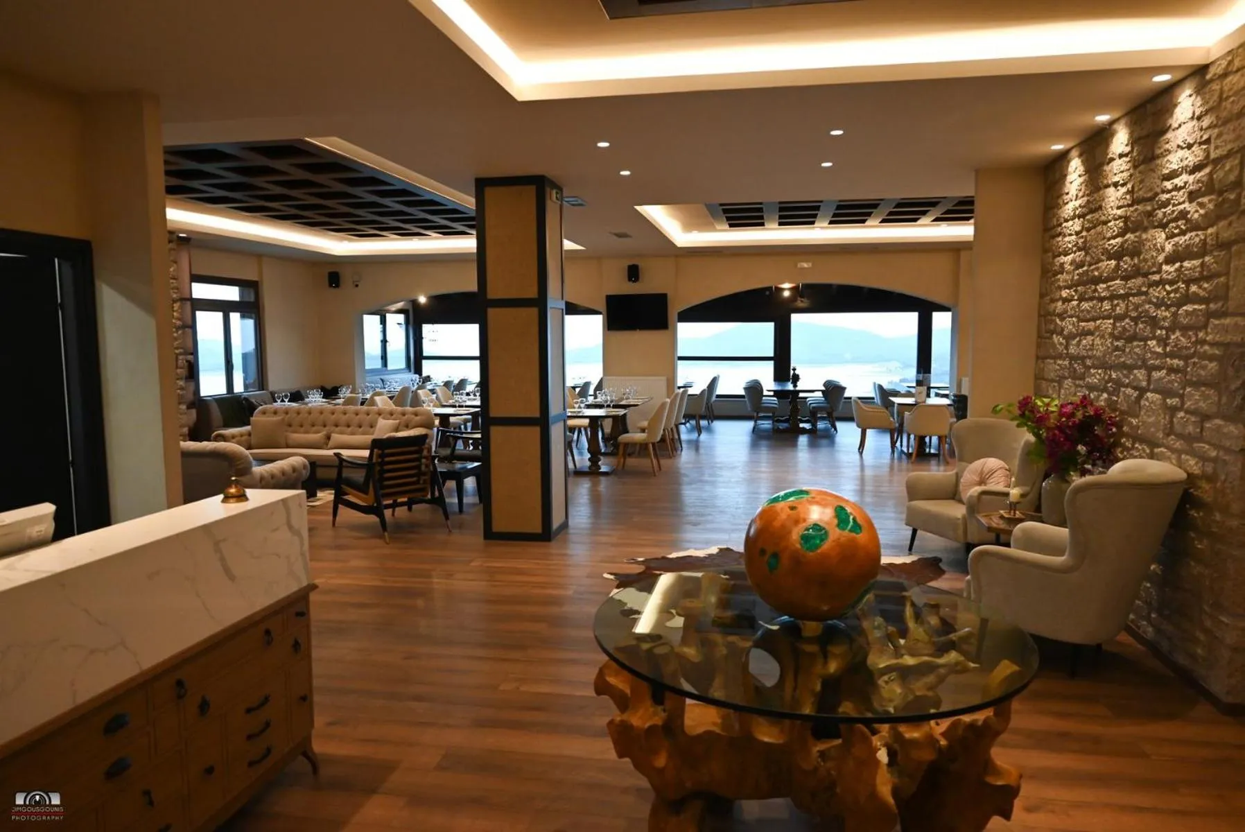 Restaurant/places to eat in Nevros Hotel Resort and Spa Limni Plastira