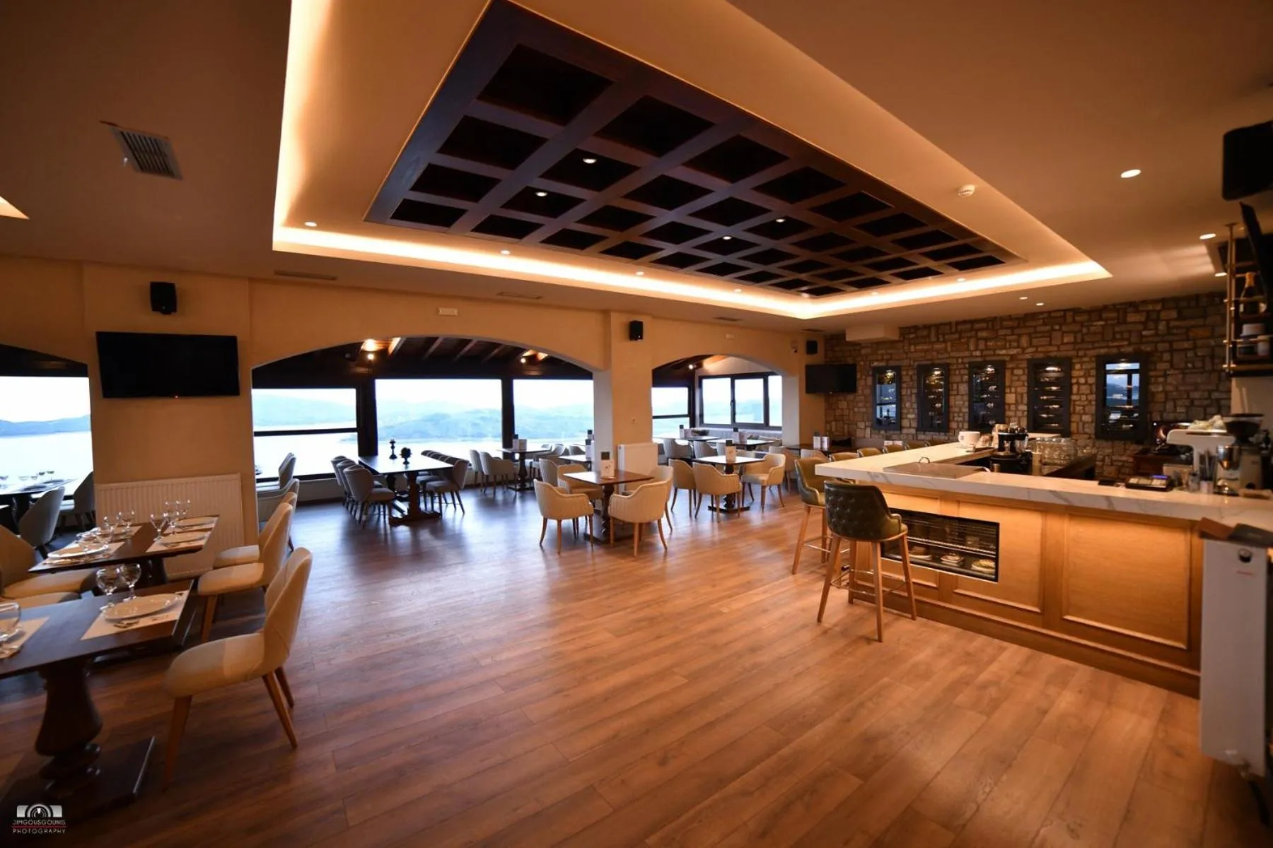 Restaurant/places to eat in Nevros Hotel Resort and Spa Limni Plastira