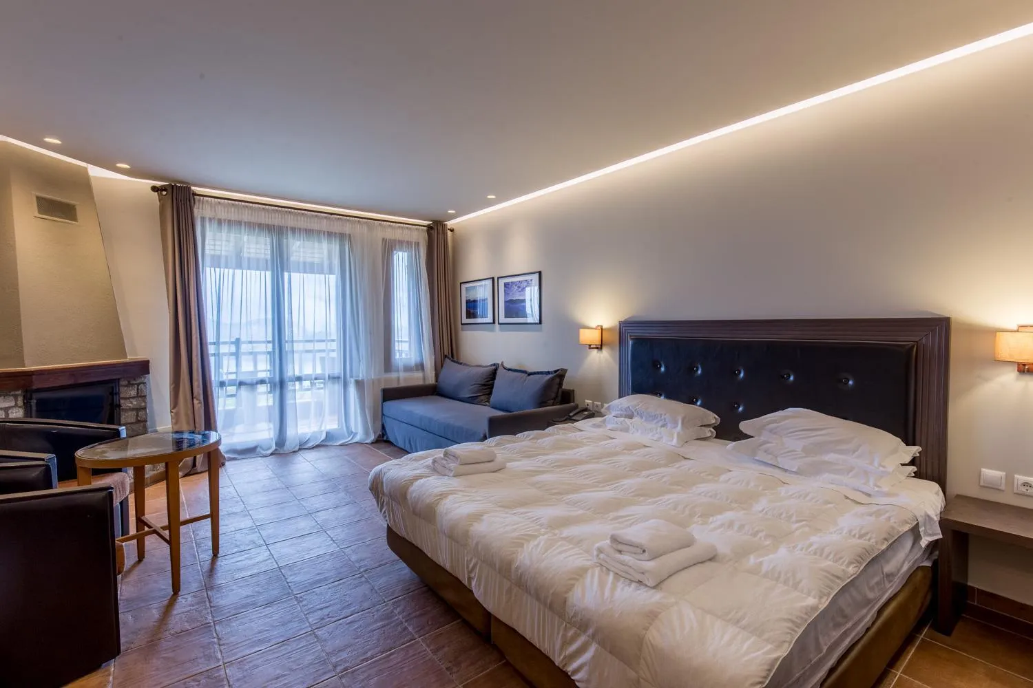 Bathroom, Bed in Nevros Hotel Resort and Spa Limni Plastira