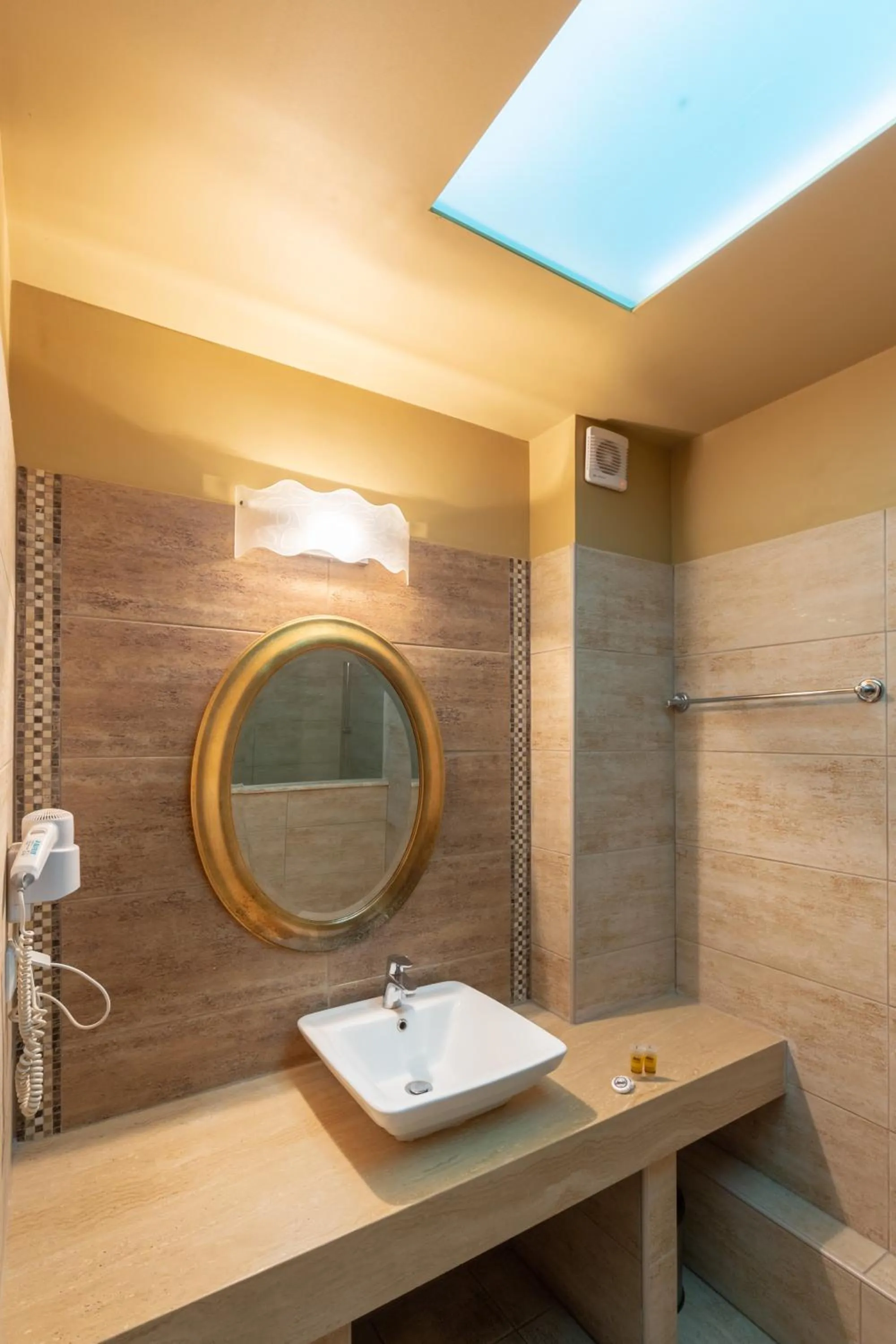 Shower in Nevros Hotel Resort and Spa Limni Plastira