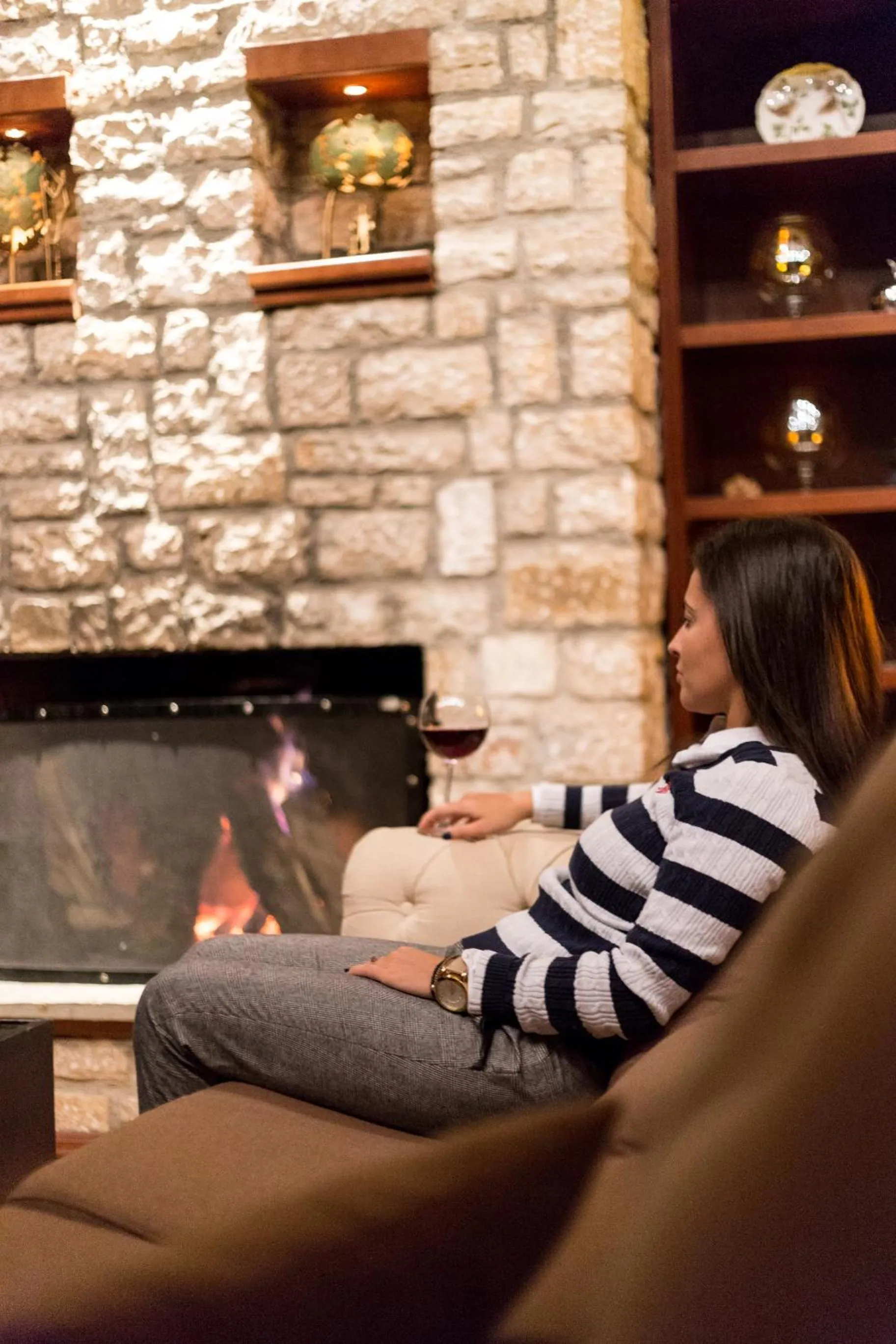 Communal lounge/ TV room in Nevros Hotel Resort and Spa Limni Plastira