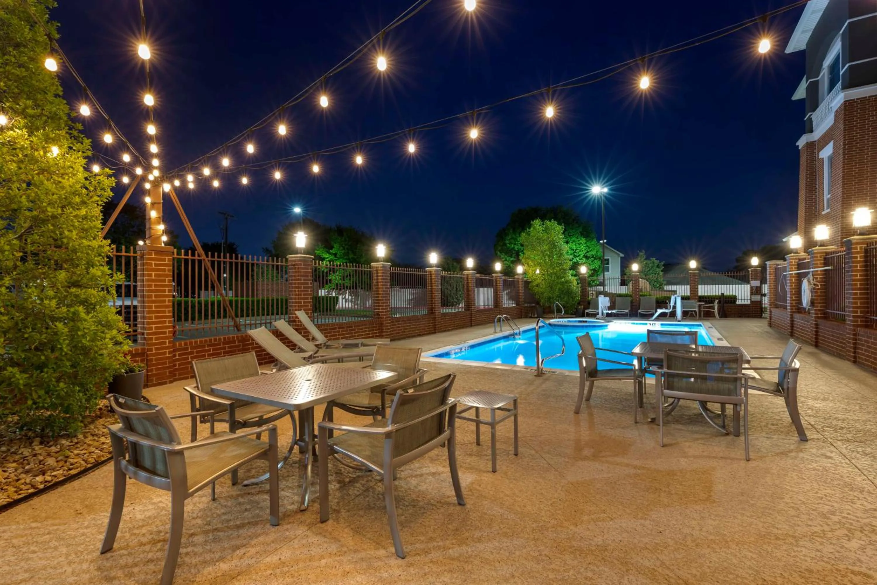 Pool view in Best Western Plus Duncanville Dallas