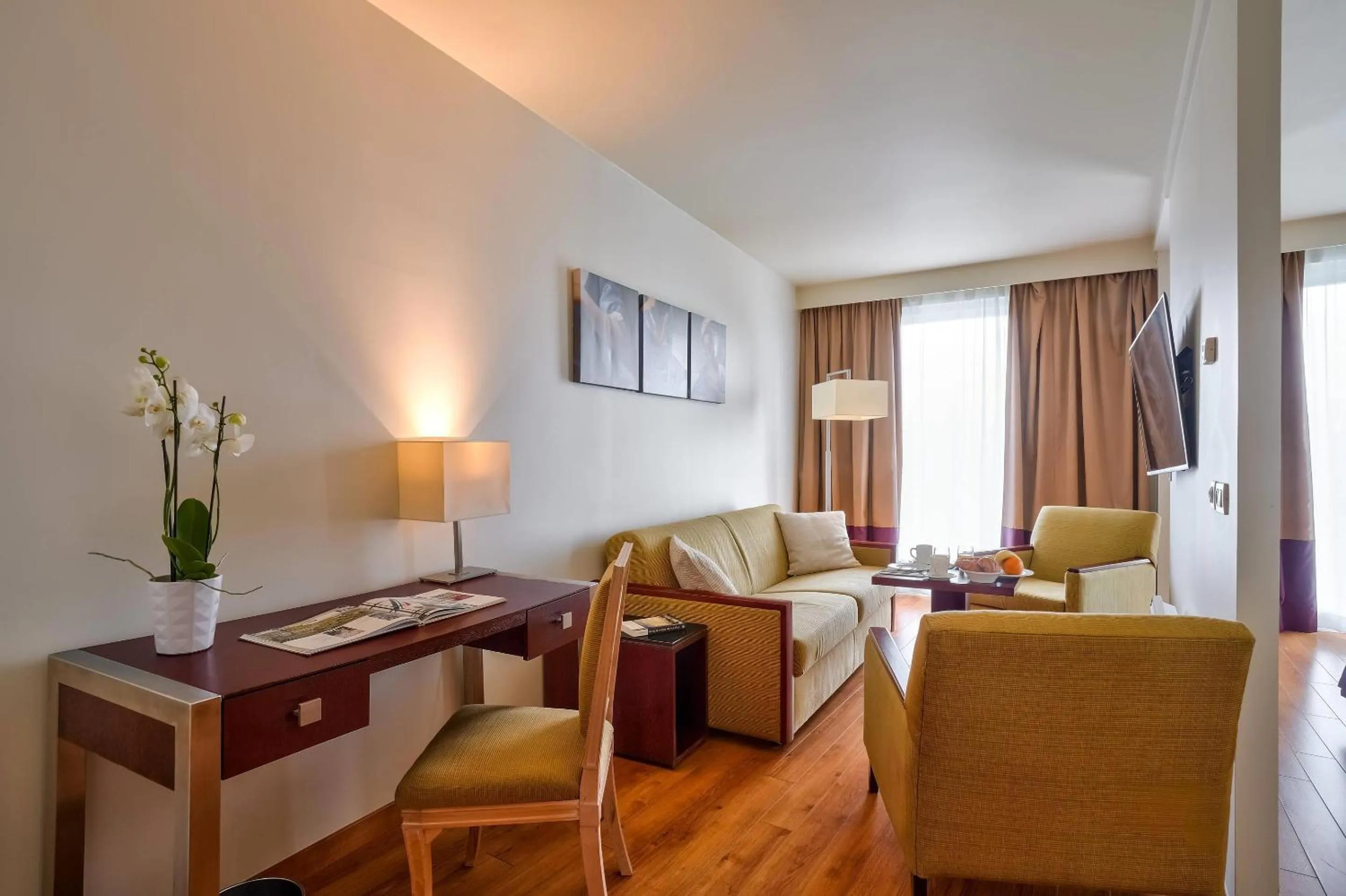 Bedroom in Clarion Paris CDG Airport