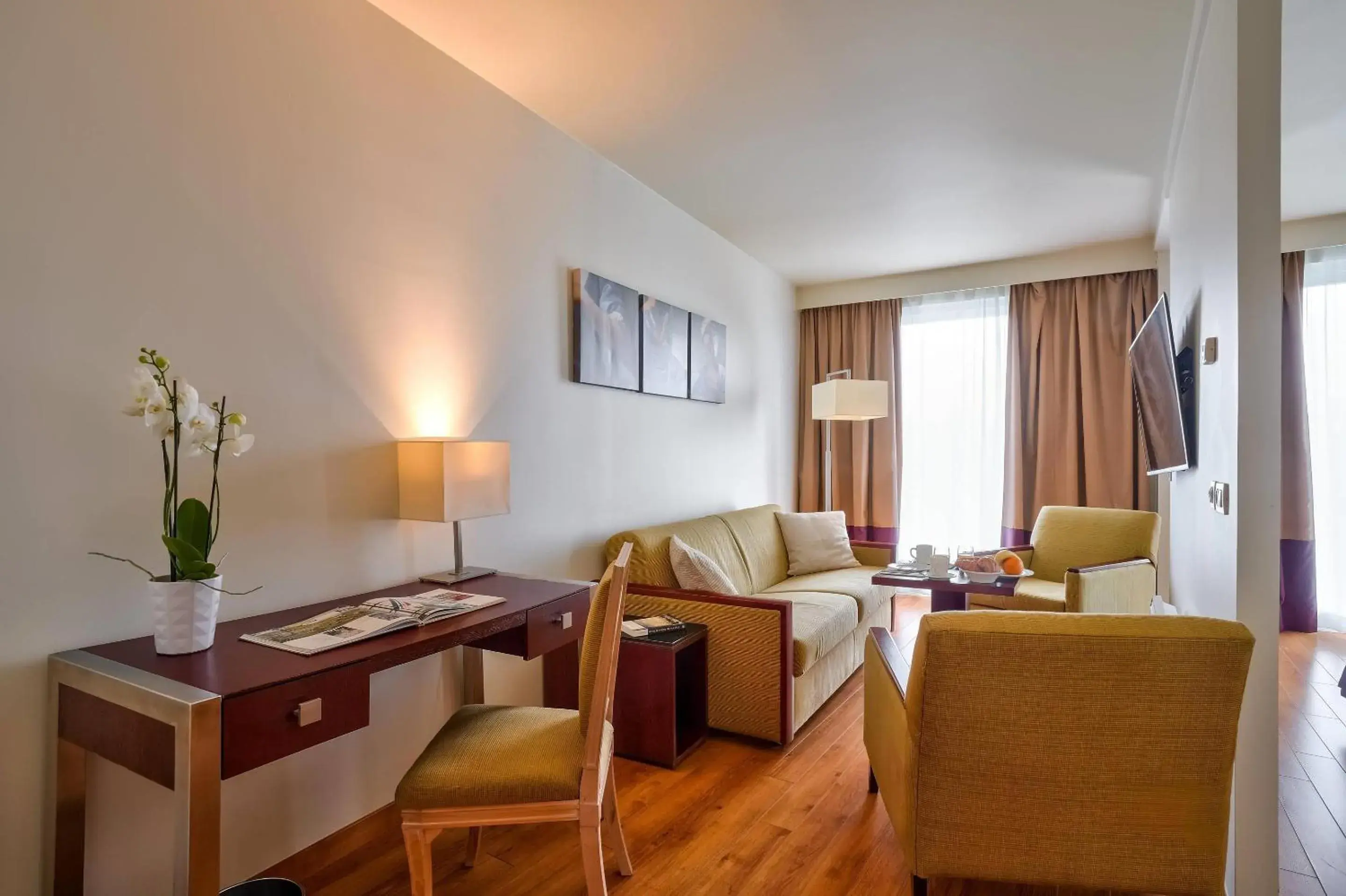 Bedroom in Clarion Paris CDG Airport Bedroom in Clarion Paris CDG Airport