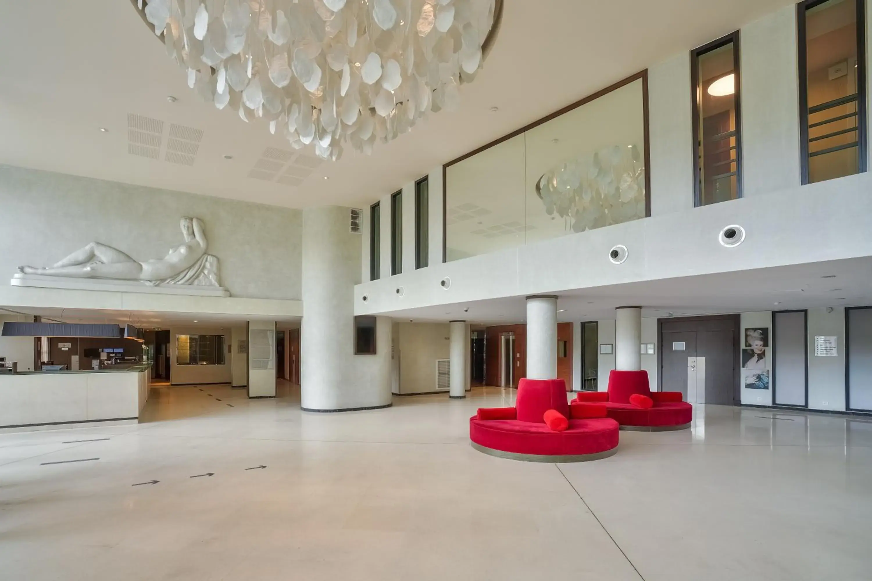 Lobby or reception in Clarion Paris CDG Airport Lobby or reception in Clarion Paris CDG Airport