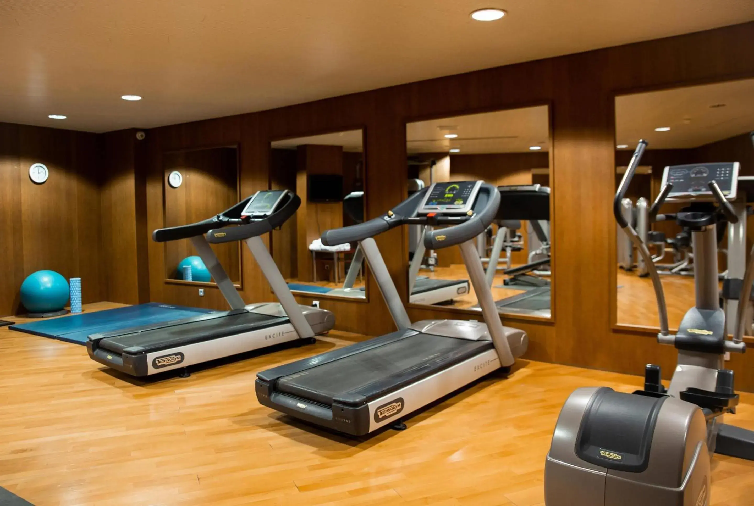 Fitness centre/facilities in Clarion Paris CDG Airport Fitness centre/facilities in Clarion Paris CDG Airport