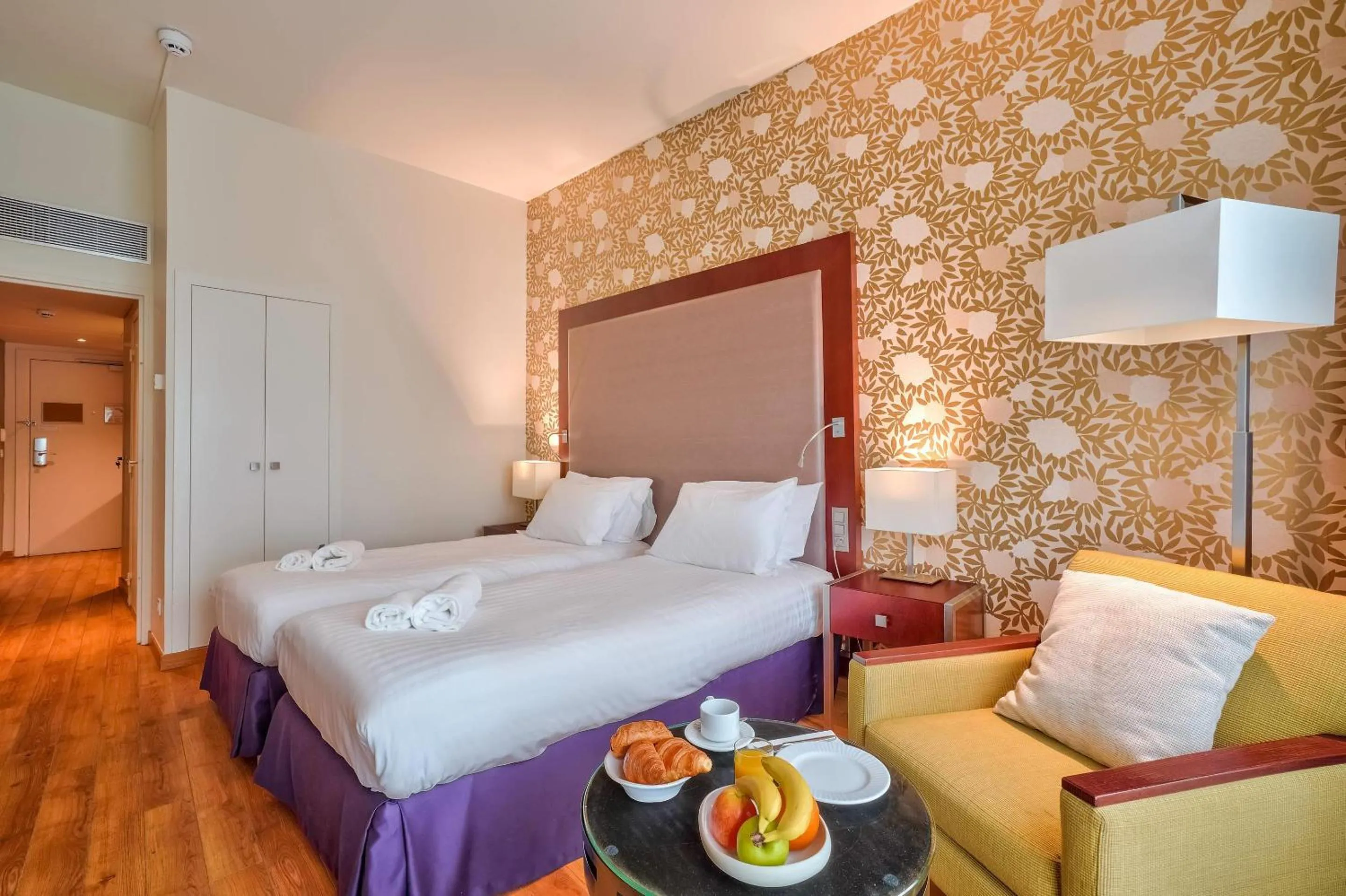 Bedroom, Bed in Clarion Paris CDG Airport