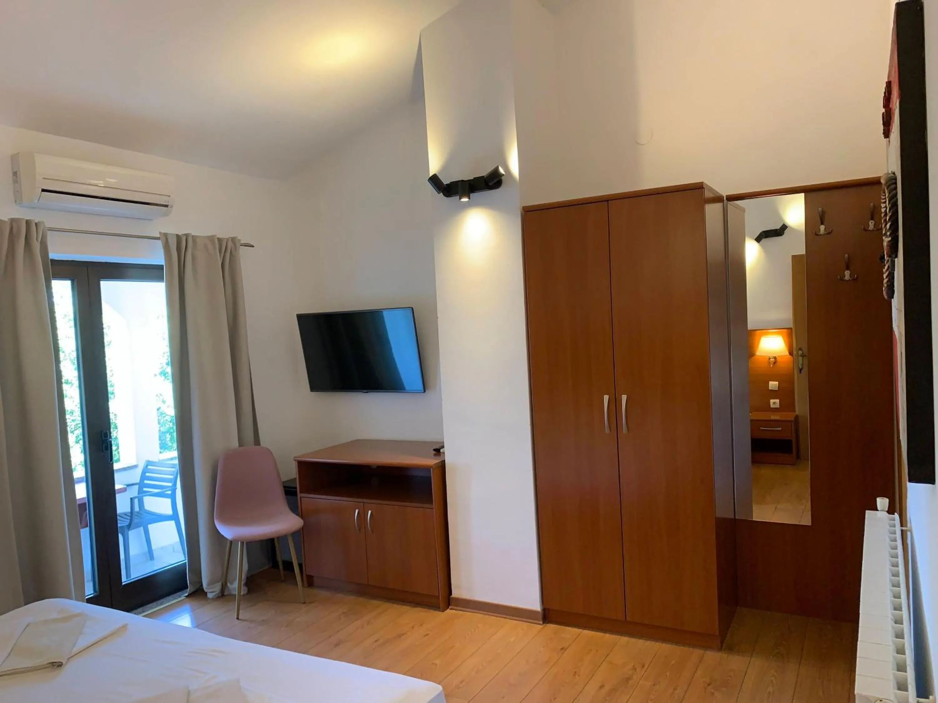 TV and multimedia, Bed in Gargamelo Pension