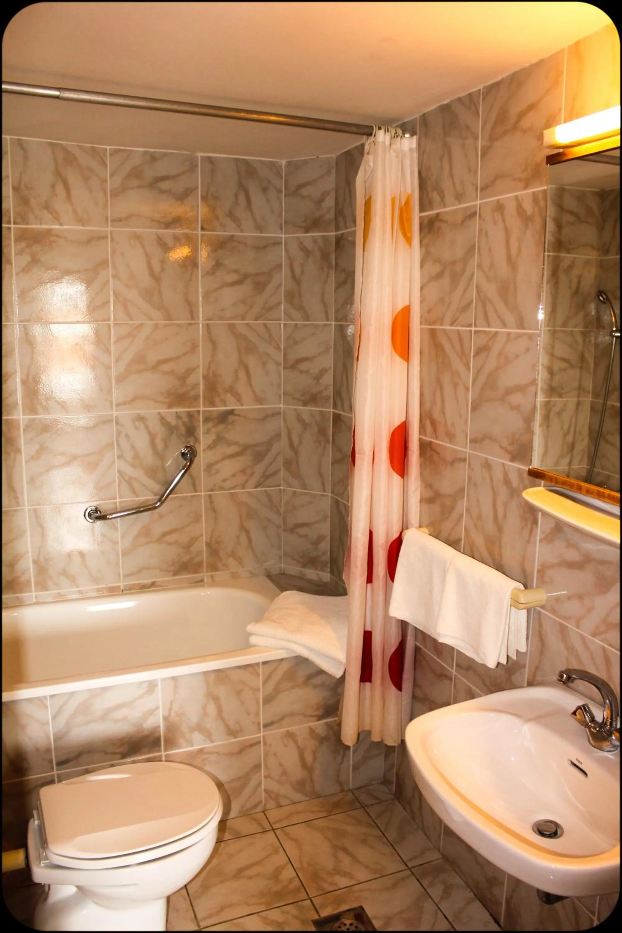 Bathroom in Gargamelo Pension