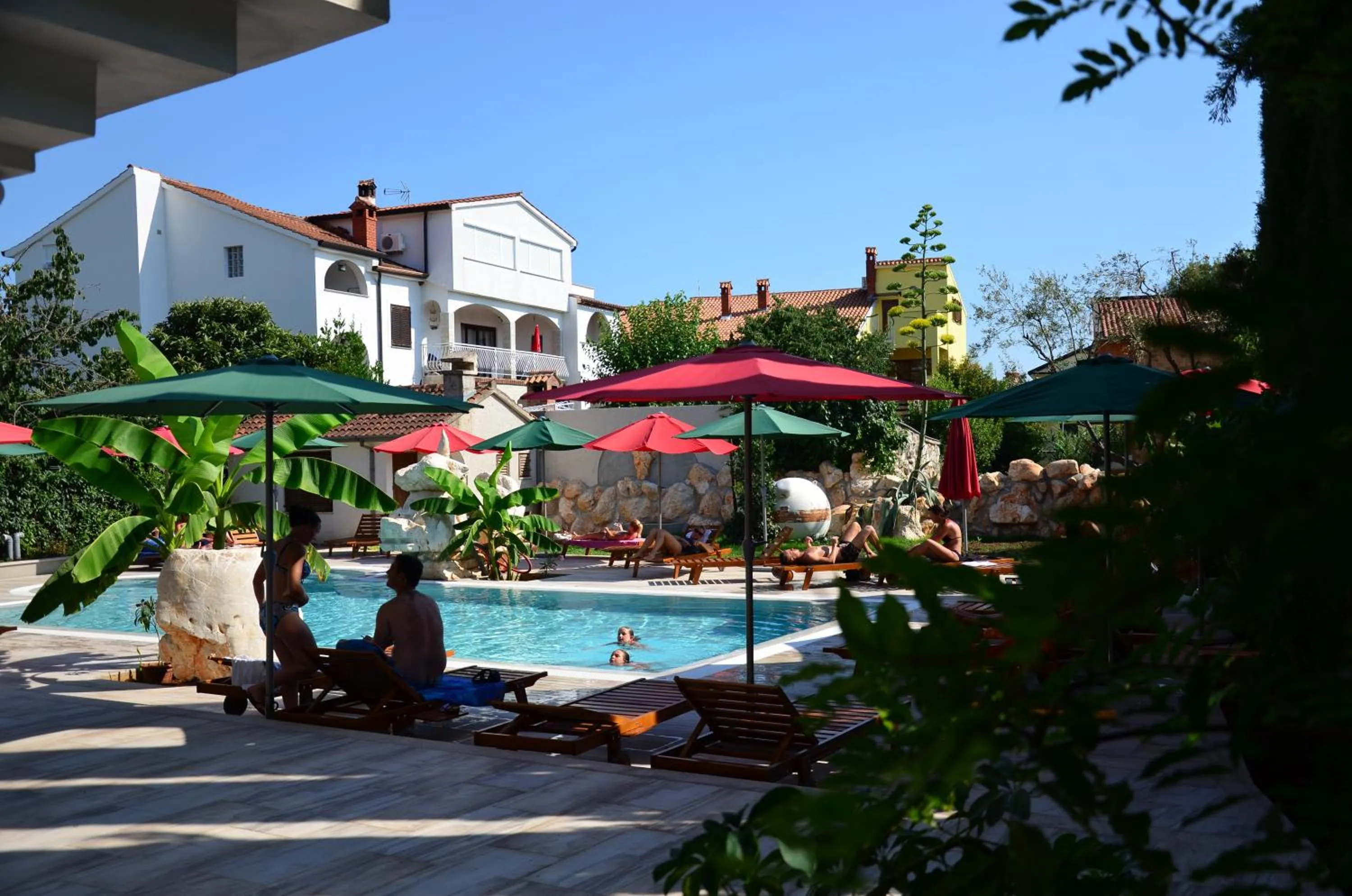 Swimming pool in Gargamelo Pension