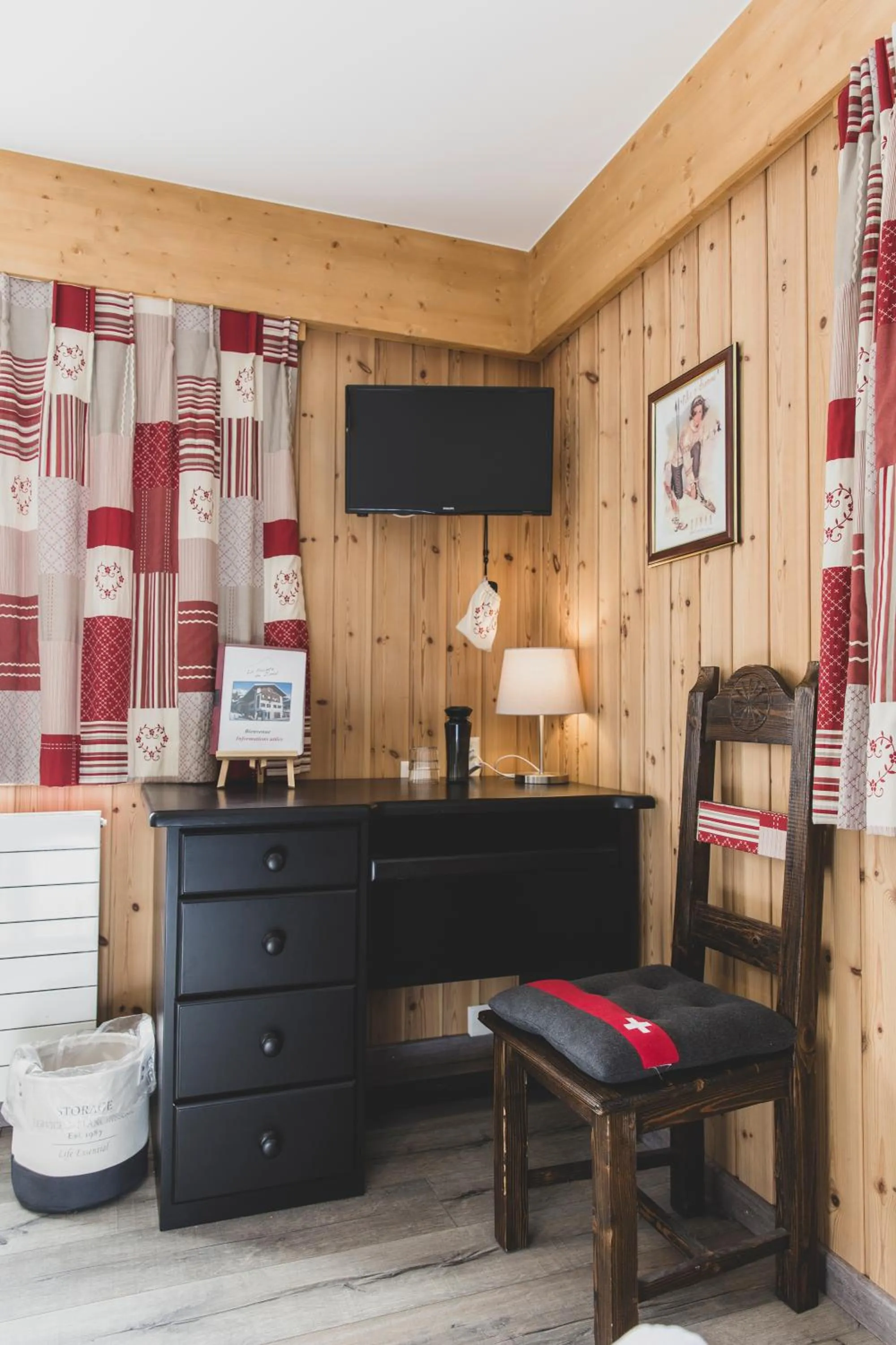 Photo of the whole room in Pointe de Zinal