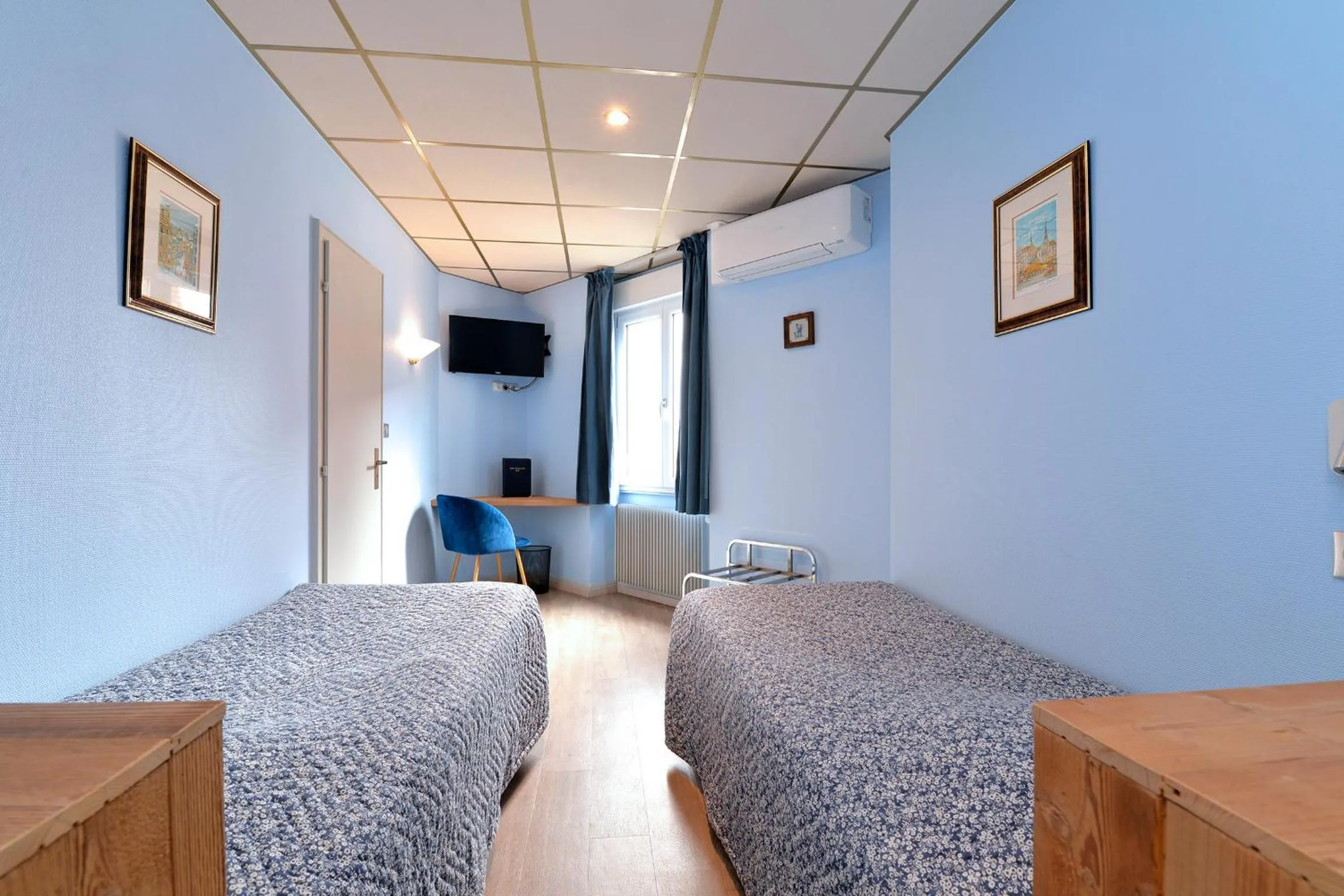 Photo of the whole room, Bed in Hotel Restaurant Dontenville