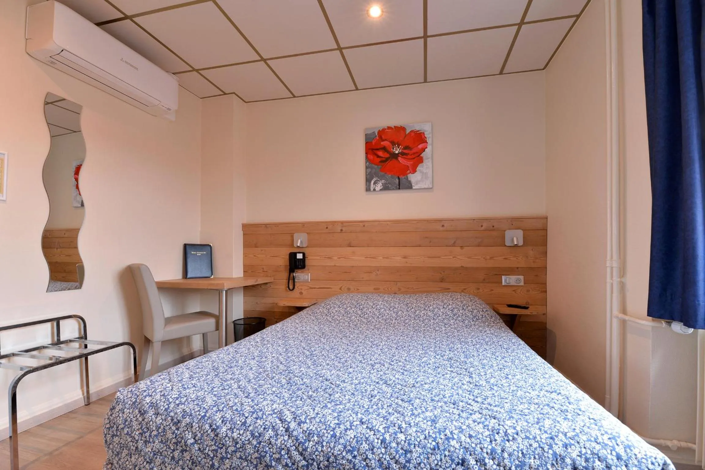 Photo of the whole room, Bed in Hotel Restaurant Dontenville