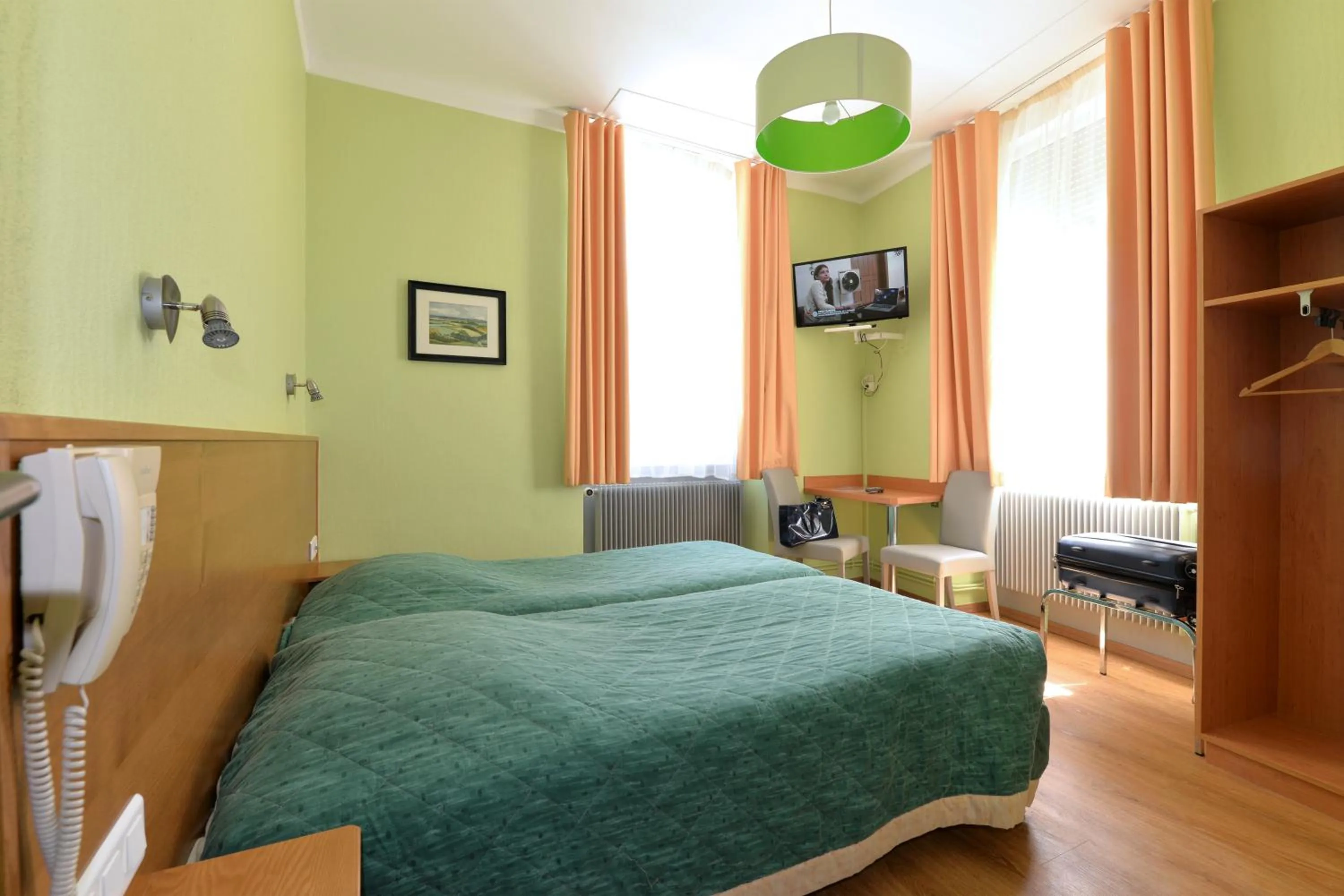 Bed in Hotel Restaurant Dontenville