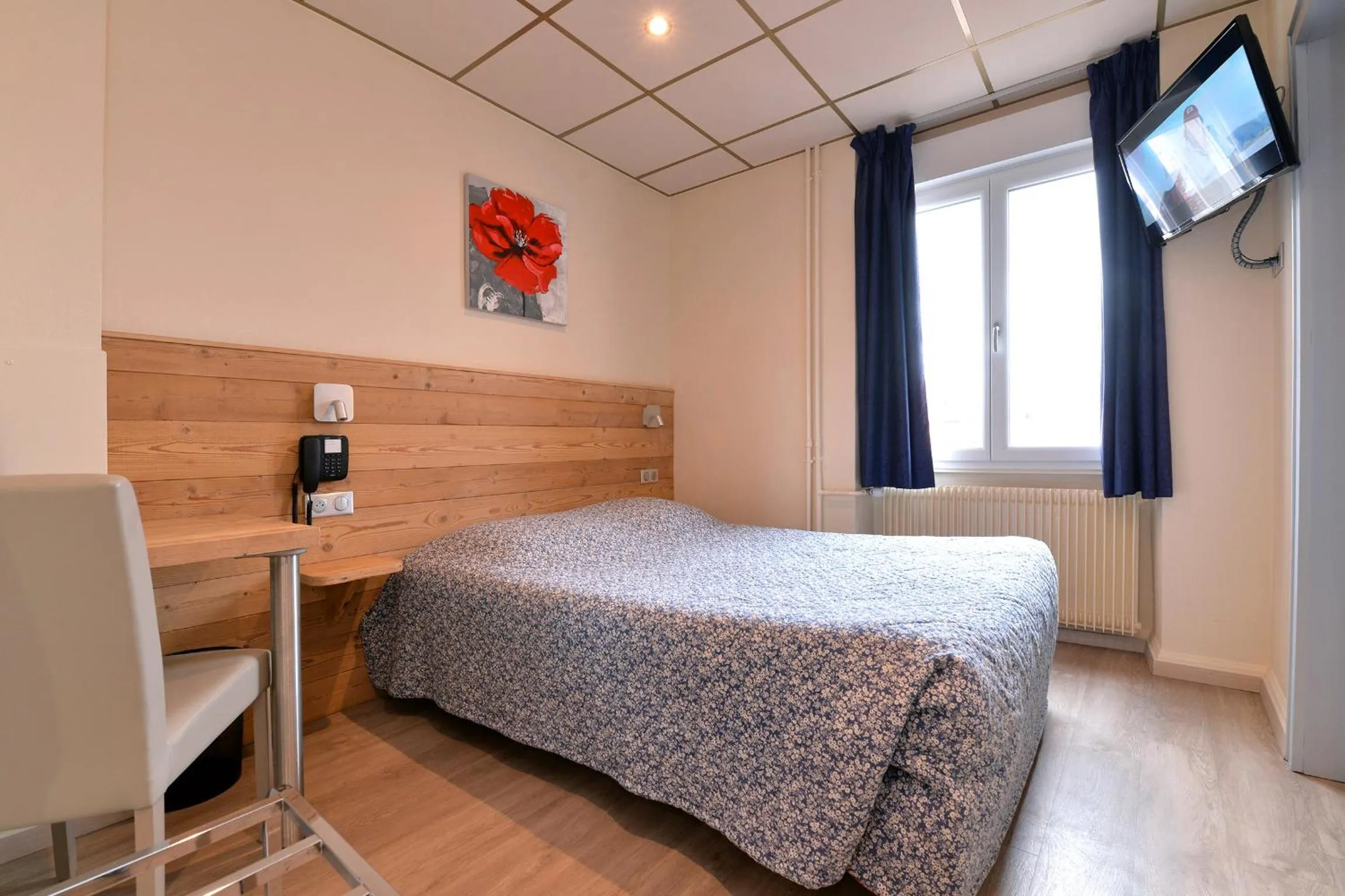 Photo of the whole room, Bed in Hotel Restaurant Dontenville