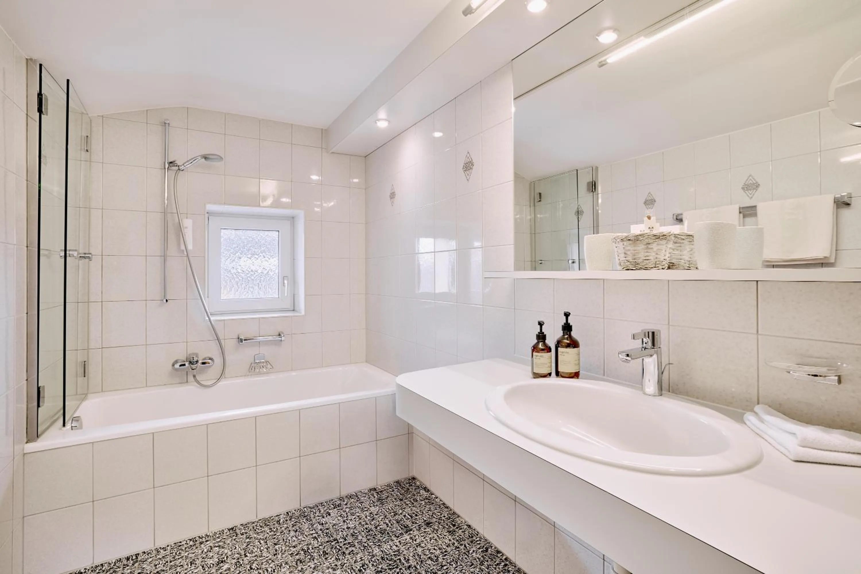 Shower in Hotel Appartement Roggal