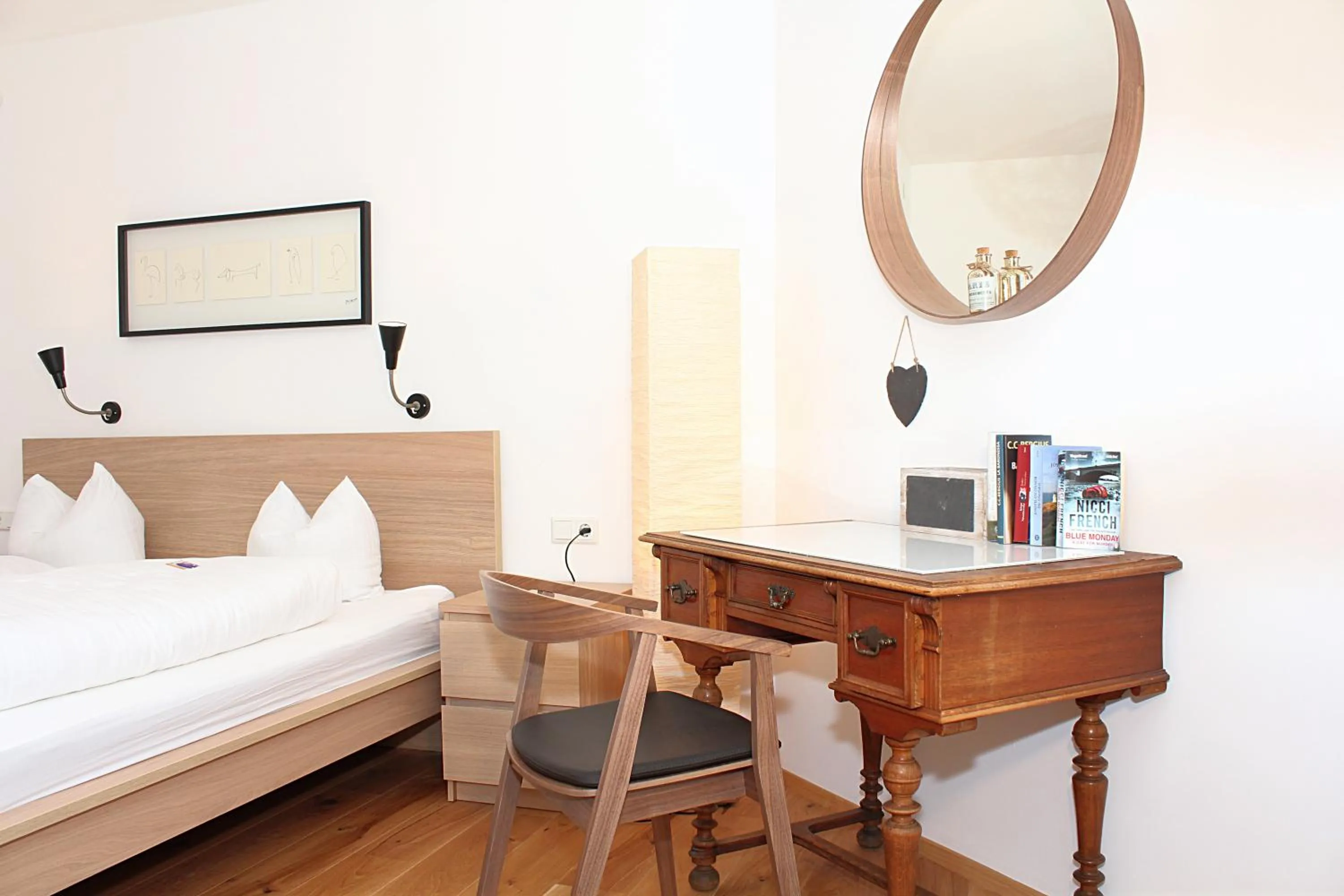 Decorative detail, Bed in Seelos - Alpine Easy Stay - Bed & Breakfast