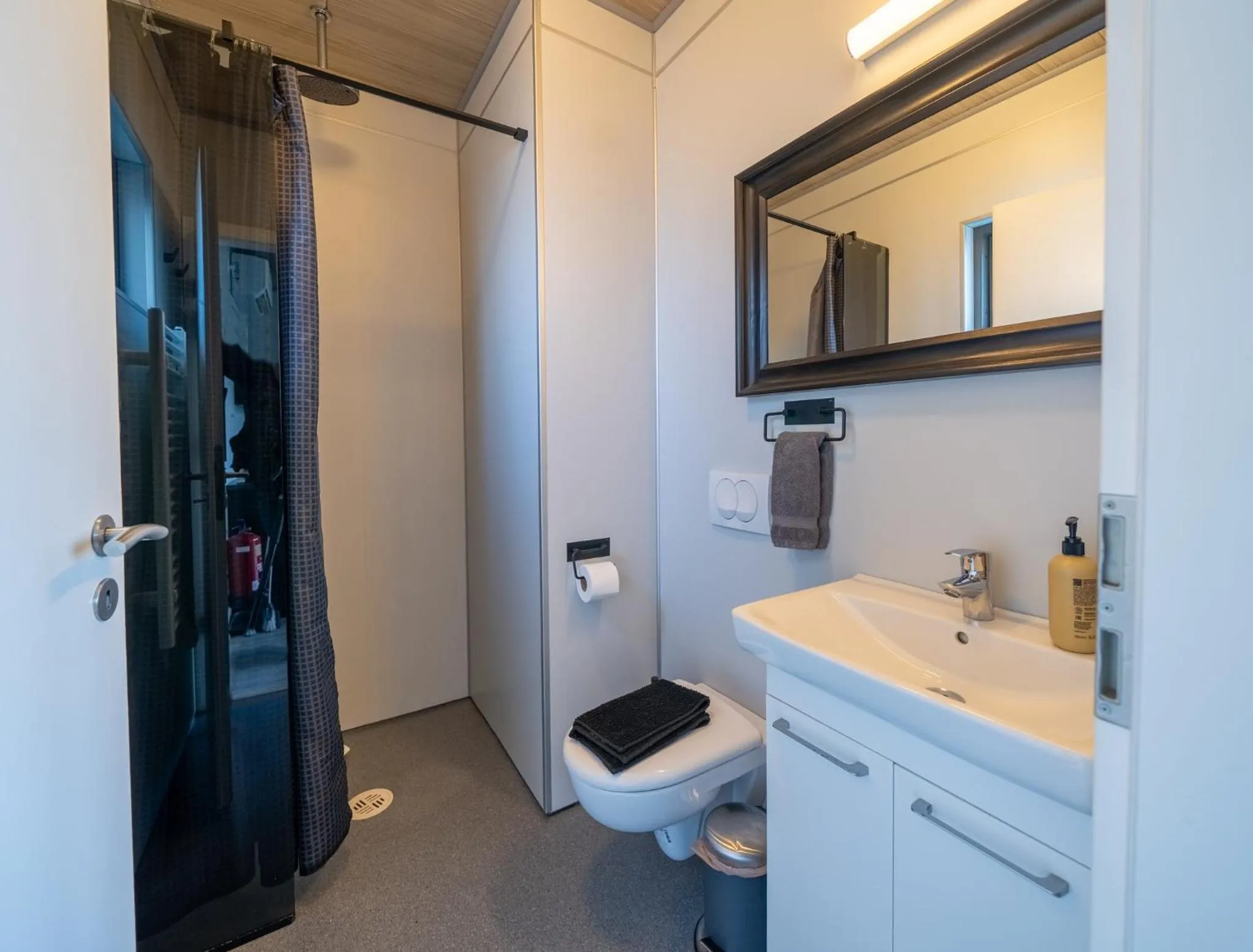 Bathroom in Dis Cottages