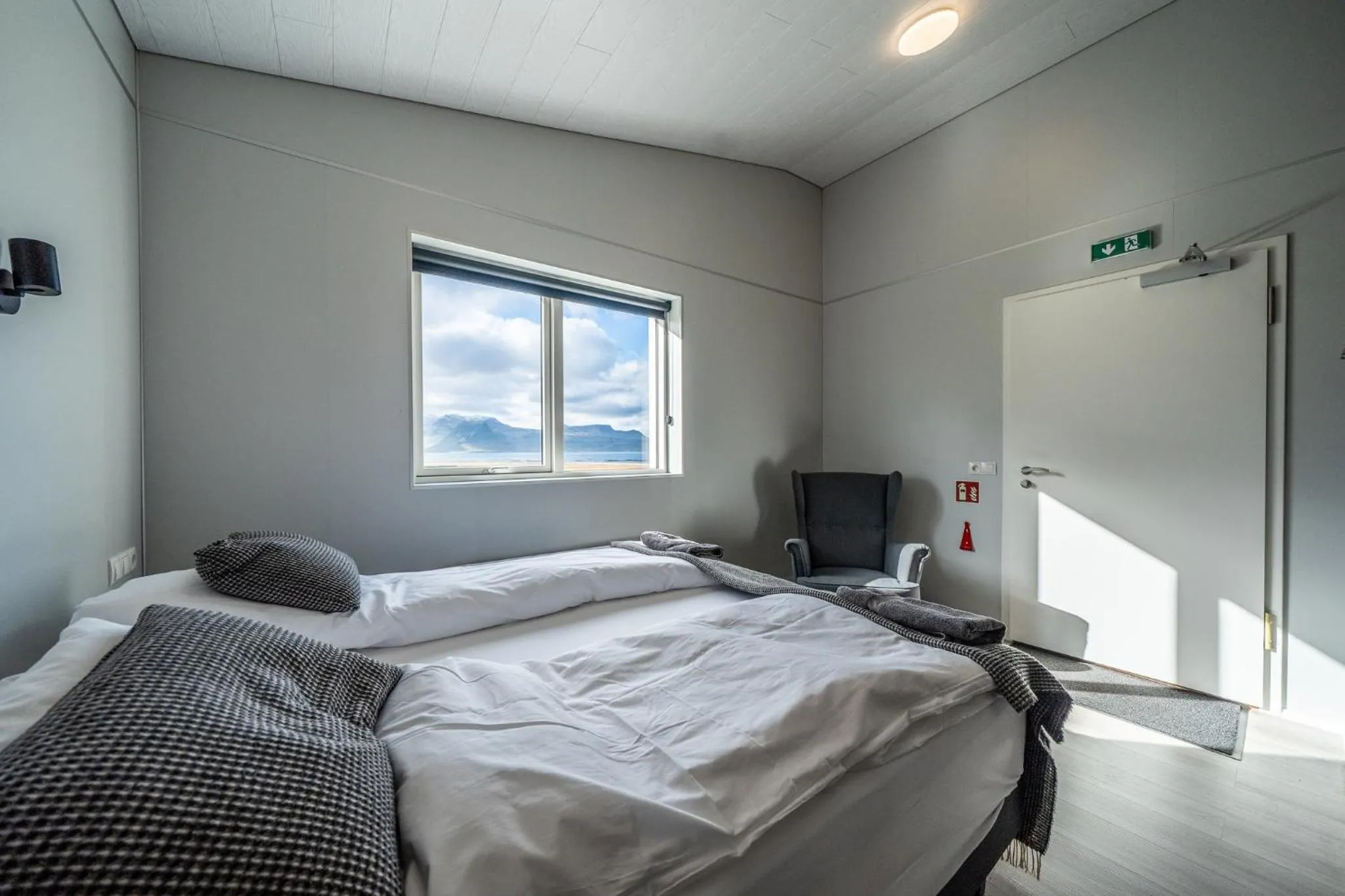 Bedroom, Bed in Dis Cottages