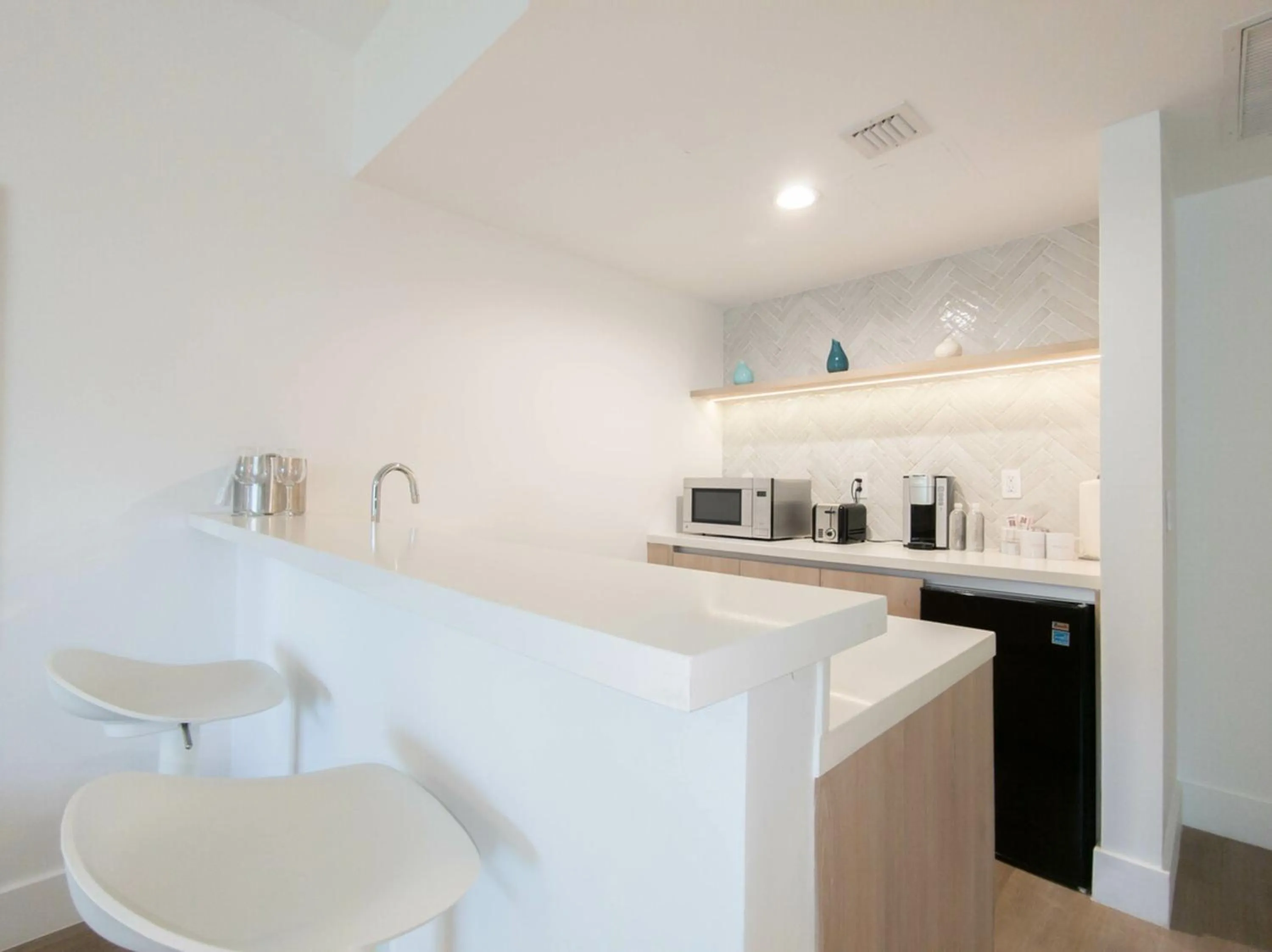 Kitchen or kitchenette in Bentley Hotel South Beach
