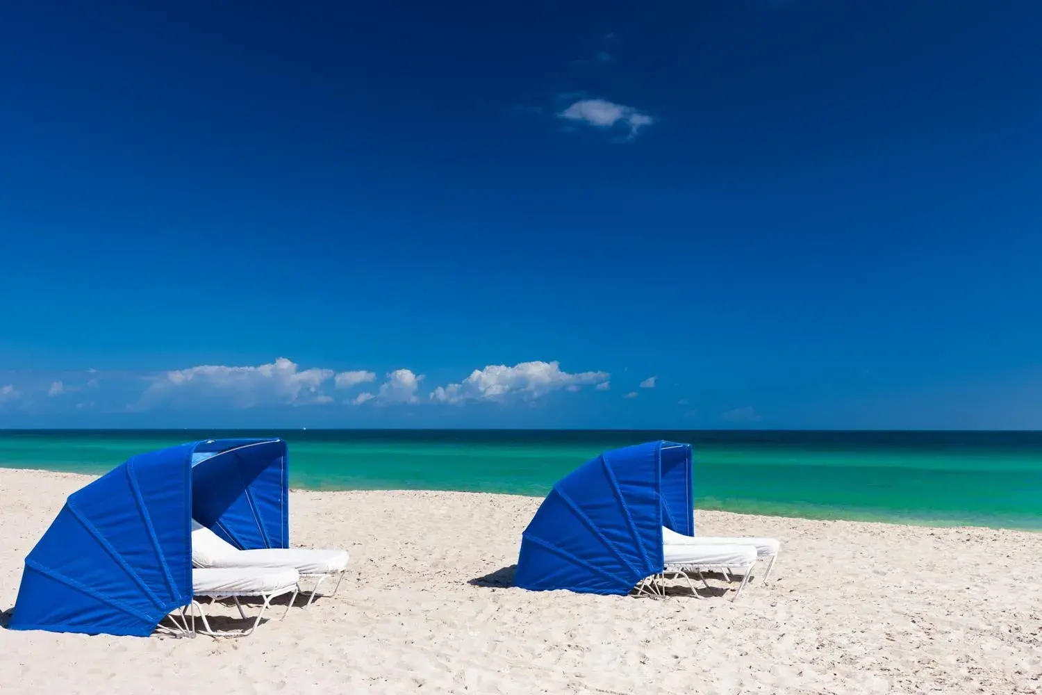Beach in Bentley Hotel South Beach Beach in Bentley Hotel South Beach