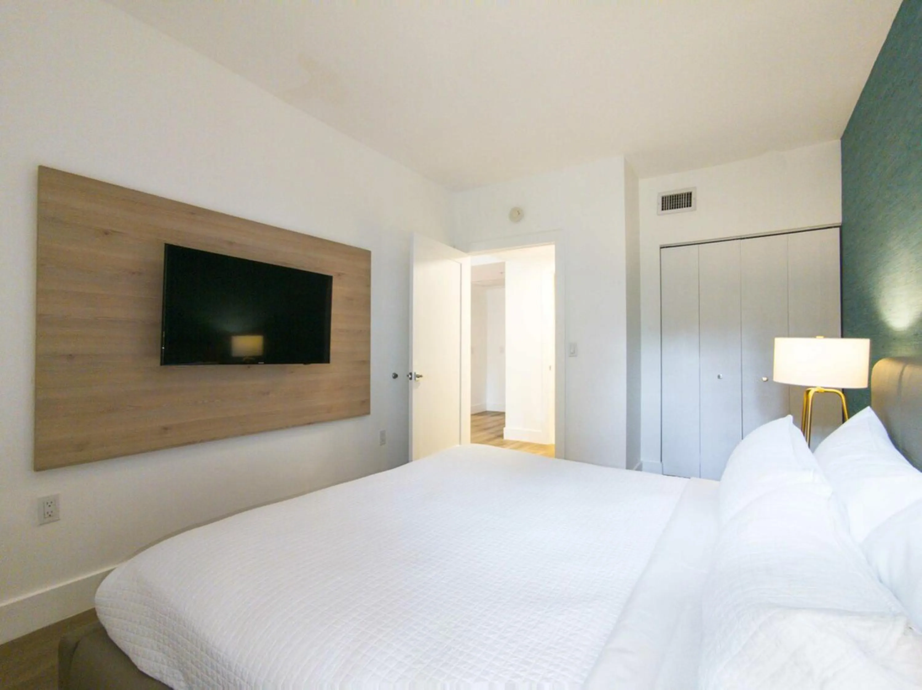 Bedroom, Bed in Bentley Hotel South Beach