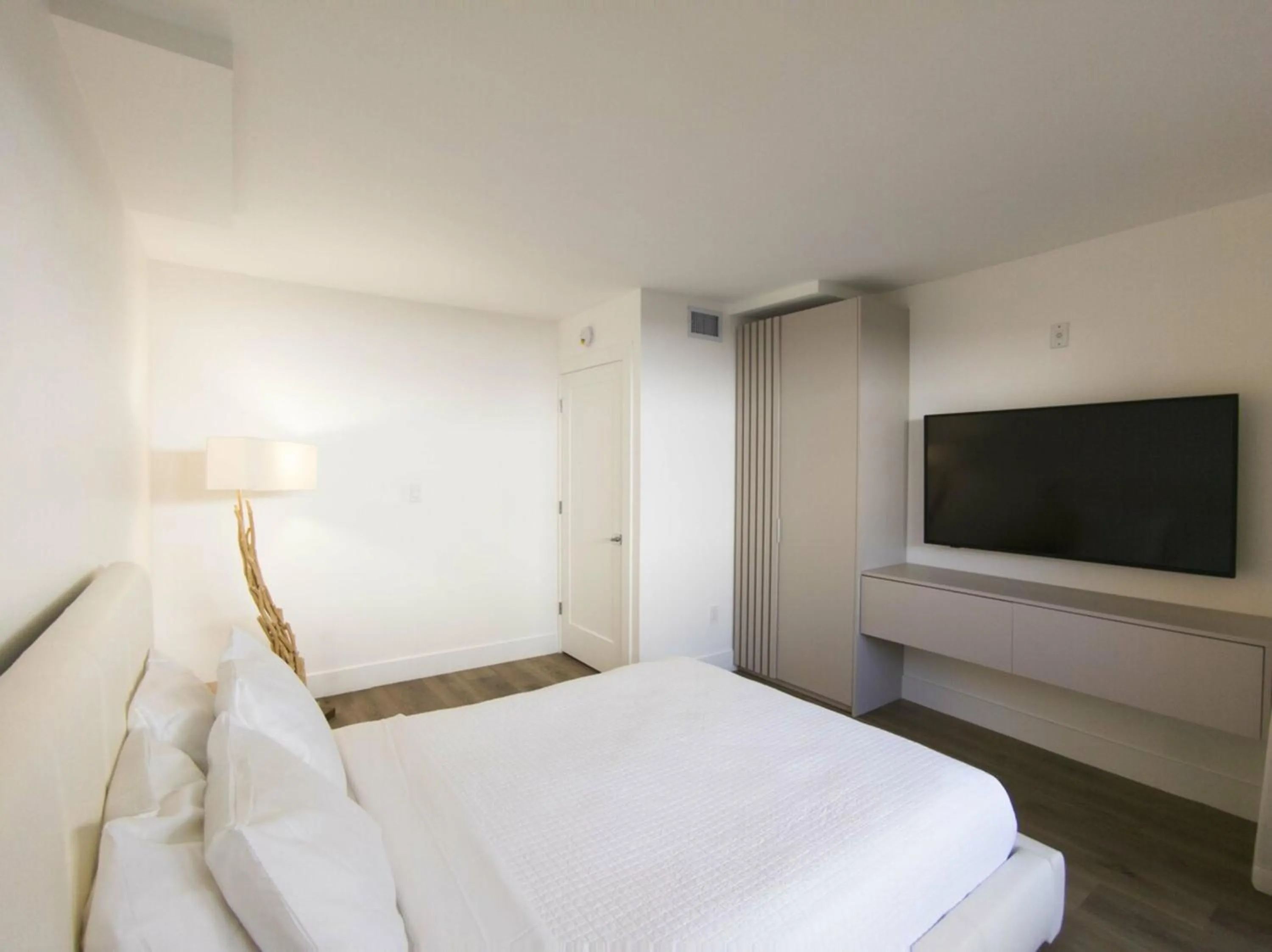 Bedroom, Bed in Bentley Hotel South Beach