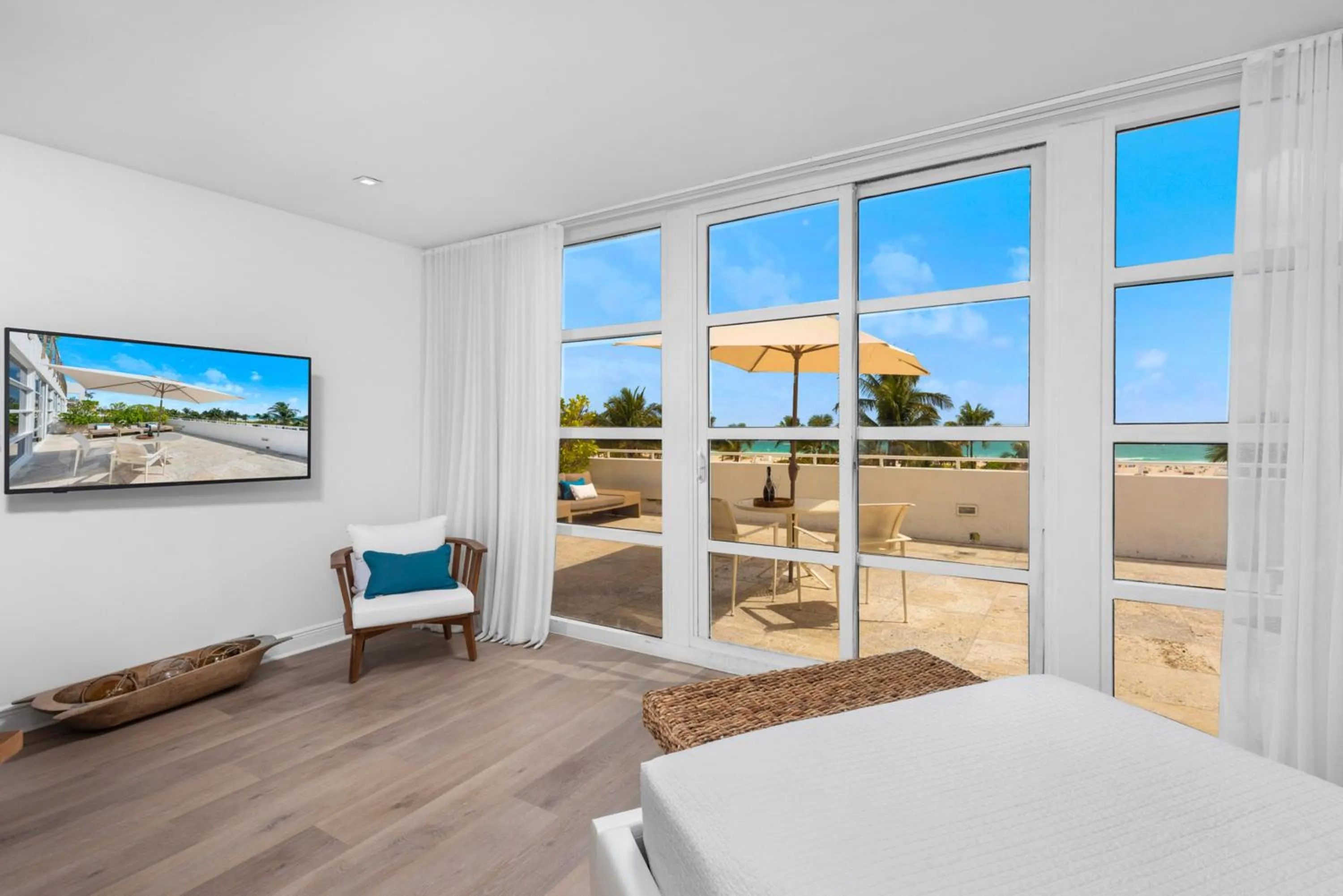 Bedroom, Bed in Bentley Hotel South Beach