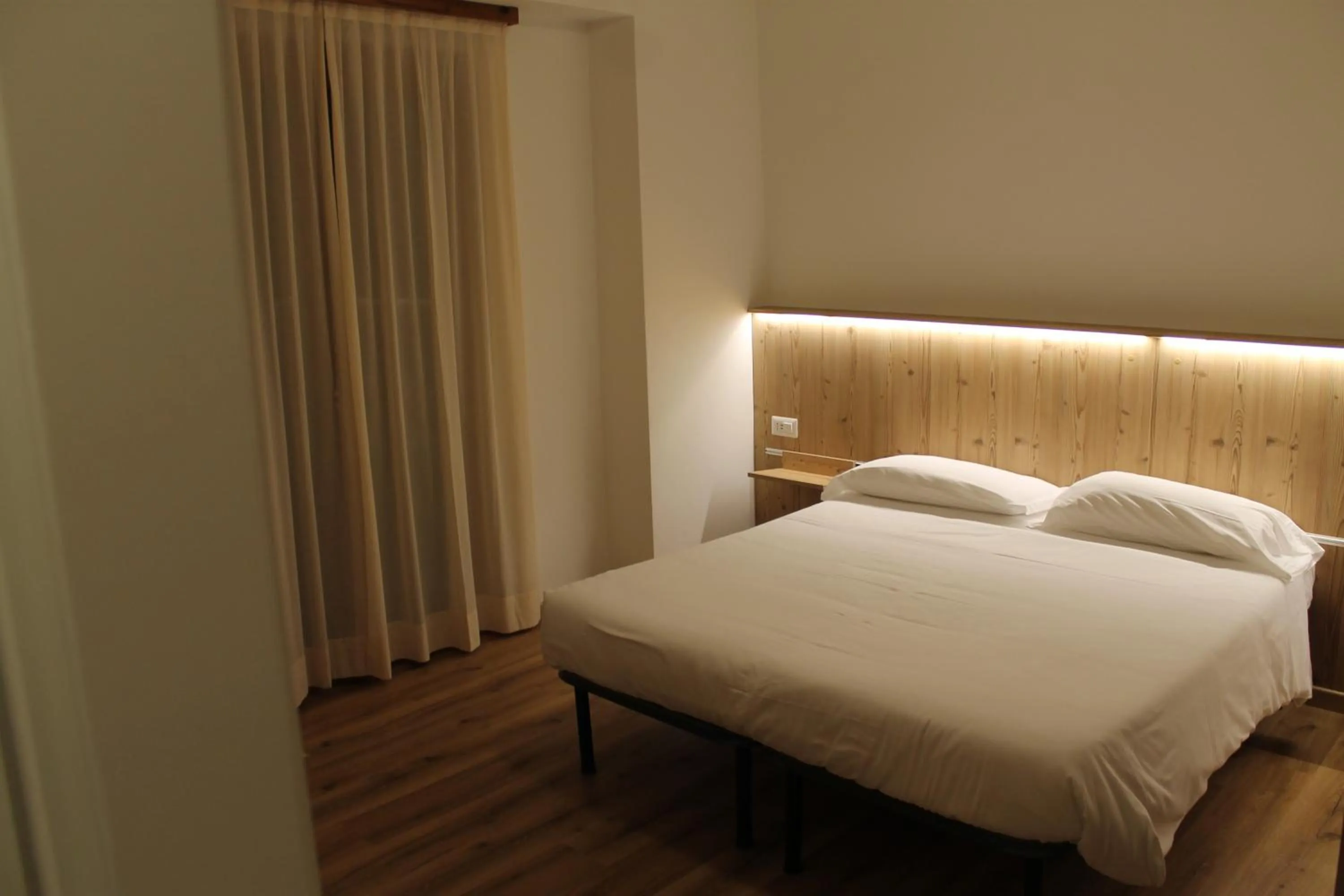 Bedroom, Bed in Hotel Miramonti