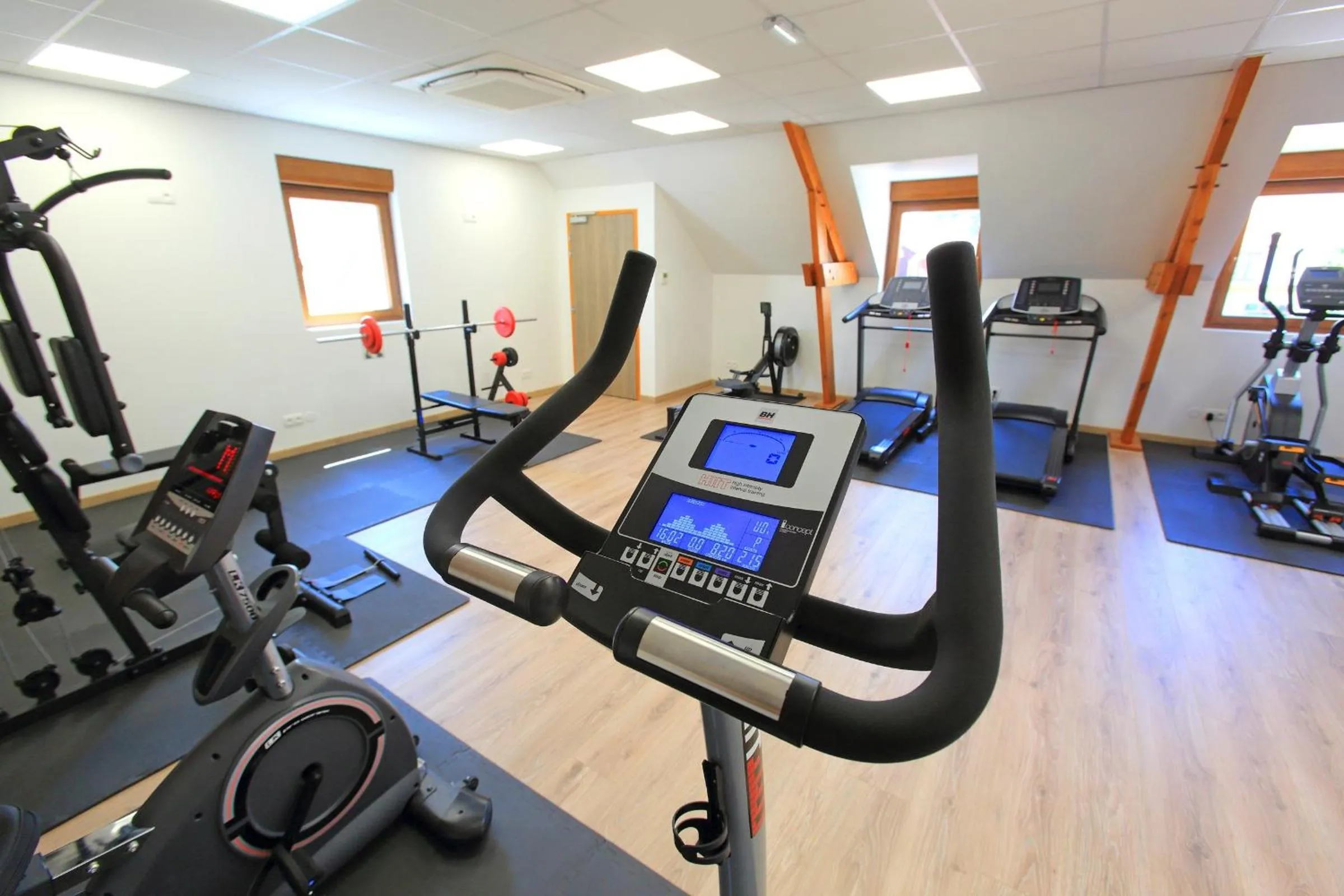 Fitness centre/facilities in Hôtel L'Escale - Piscine & SPA