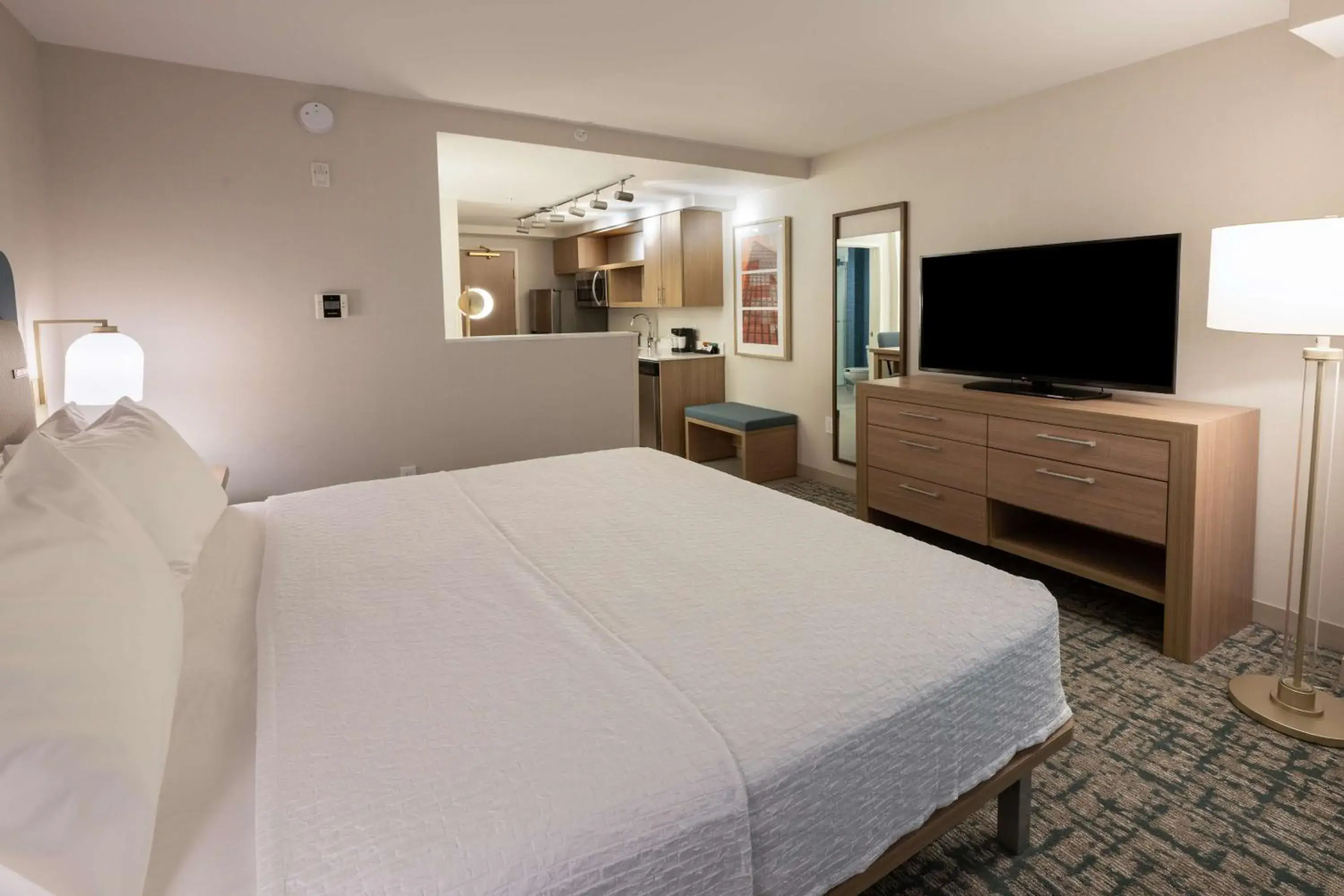 Bed in Homewood Suites by Hilton Atlanta Buckhead Pharr Road Bed in Homewood Suites by Hilton Atlanta Buckhead Pharr Road