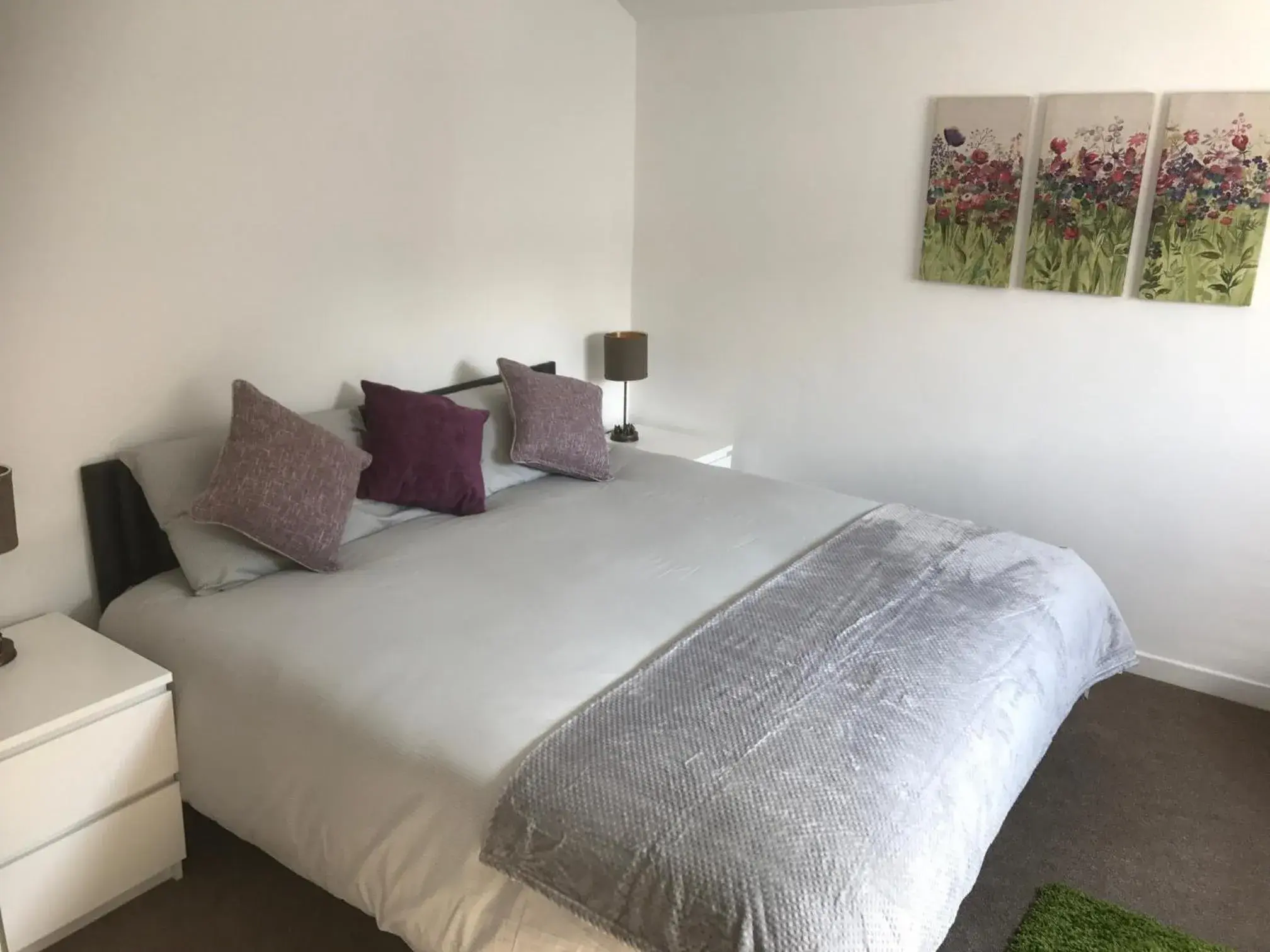 Bedroom, Bed in The Dalbury and Palmer Hotel with FREE PARKING Bedroom, Bed in The Dalbury and Palmer Hotel with FREE PARKING
