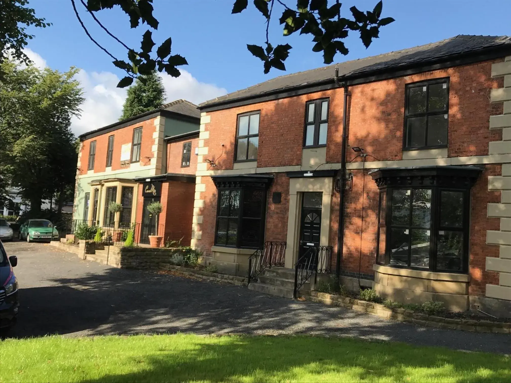 Property building in The Dalbury and Palmer Hotel with FREE PARKING Property building in The Dalbury and Palmer Hotel with FREE PARKING