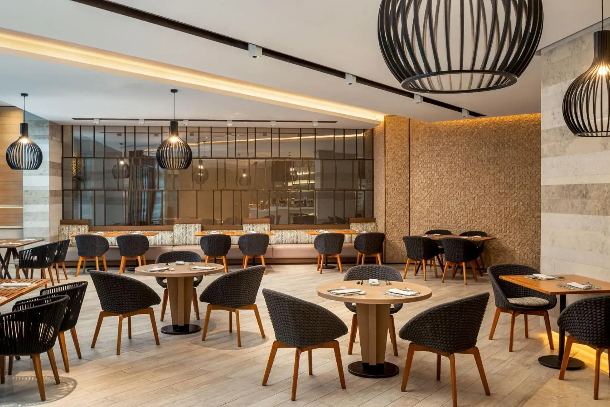 Restaurant/places to eat in Saadiyat Rotana Resort and Villas Restaurant/places to eat in Saadiyat Rotana Resort and Villas