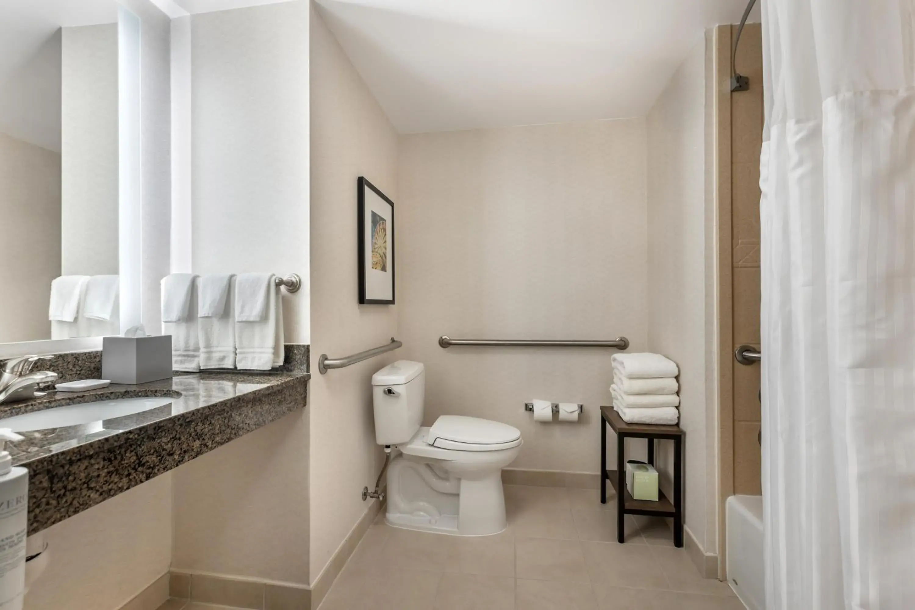 Bathroom in Hilton Garden Inn Columbia/Northeast Bathroom in Hilton Garden Inn Columbia/Northeast