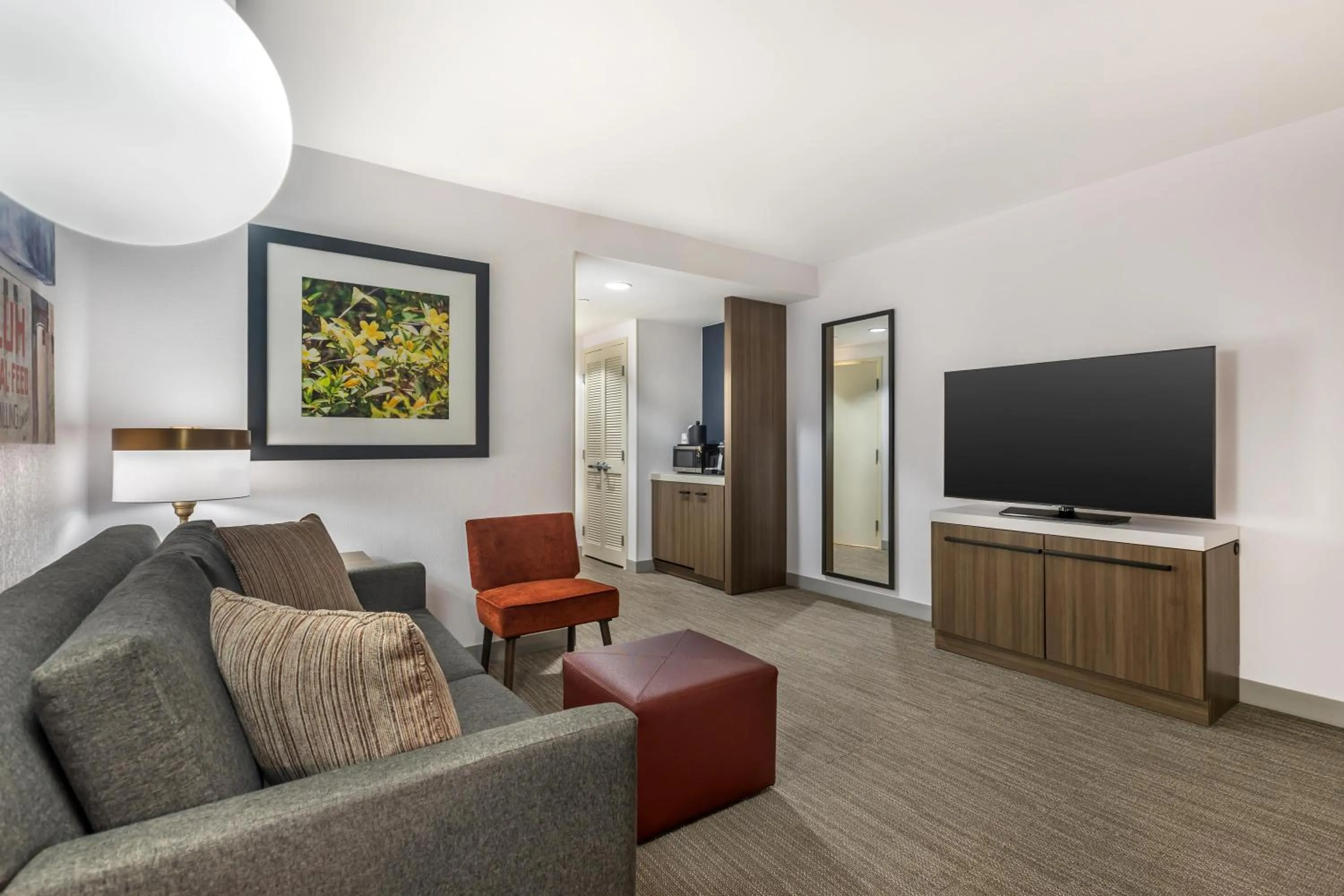 Living room in Hilton Garden Inn Columbia/Northeast