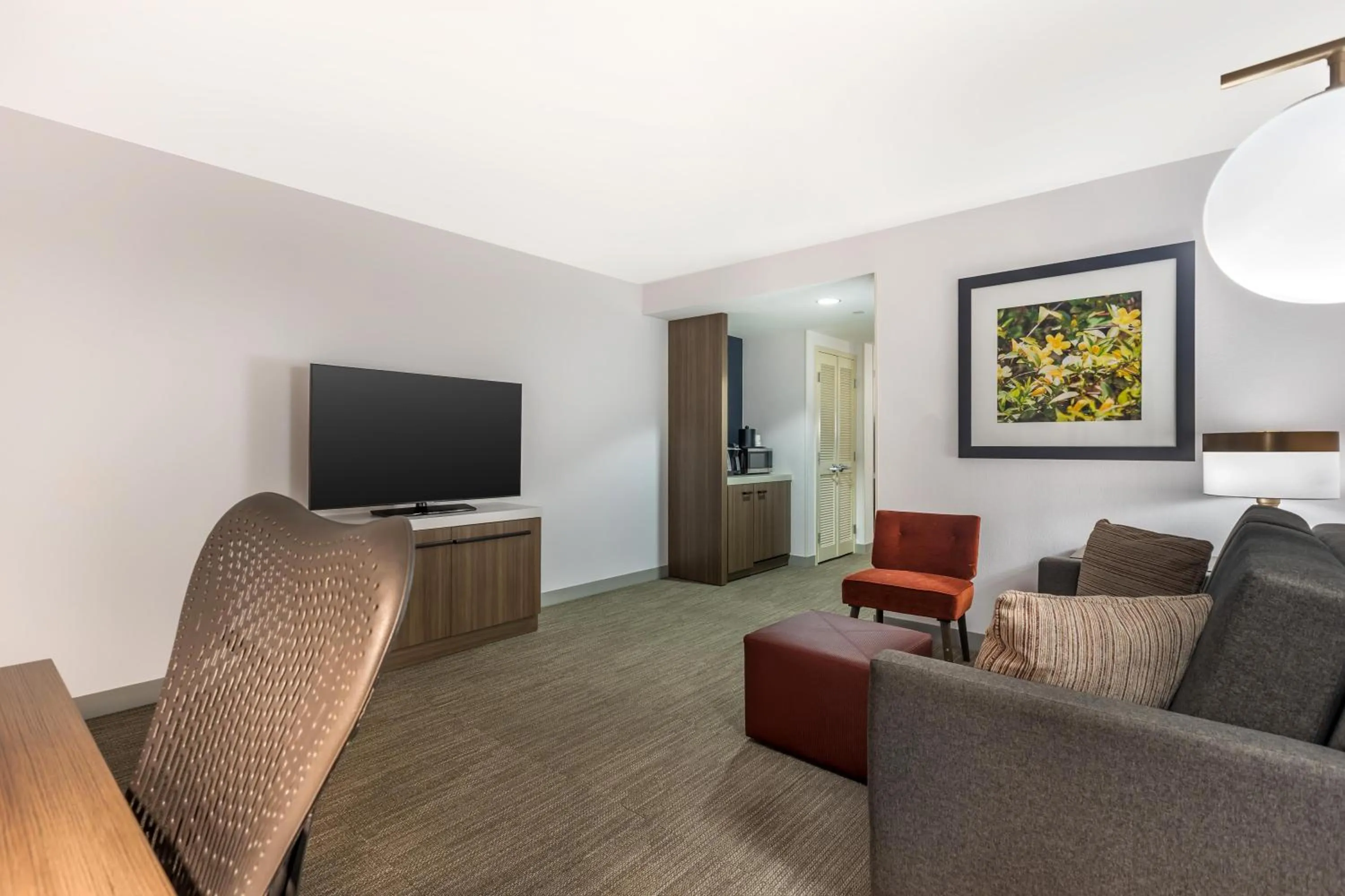 Living room in Hilton Garden Inn Columbia/Northeast