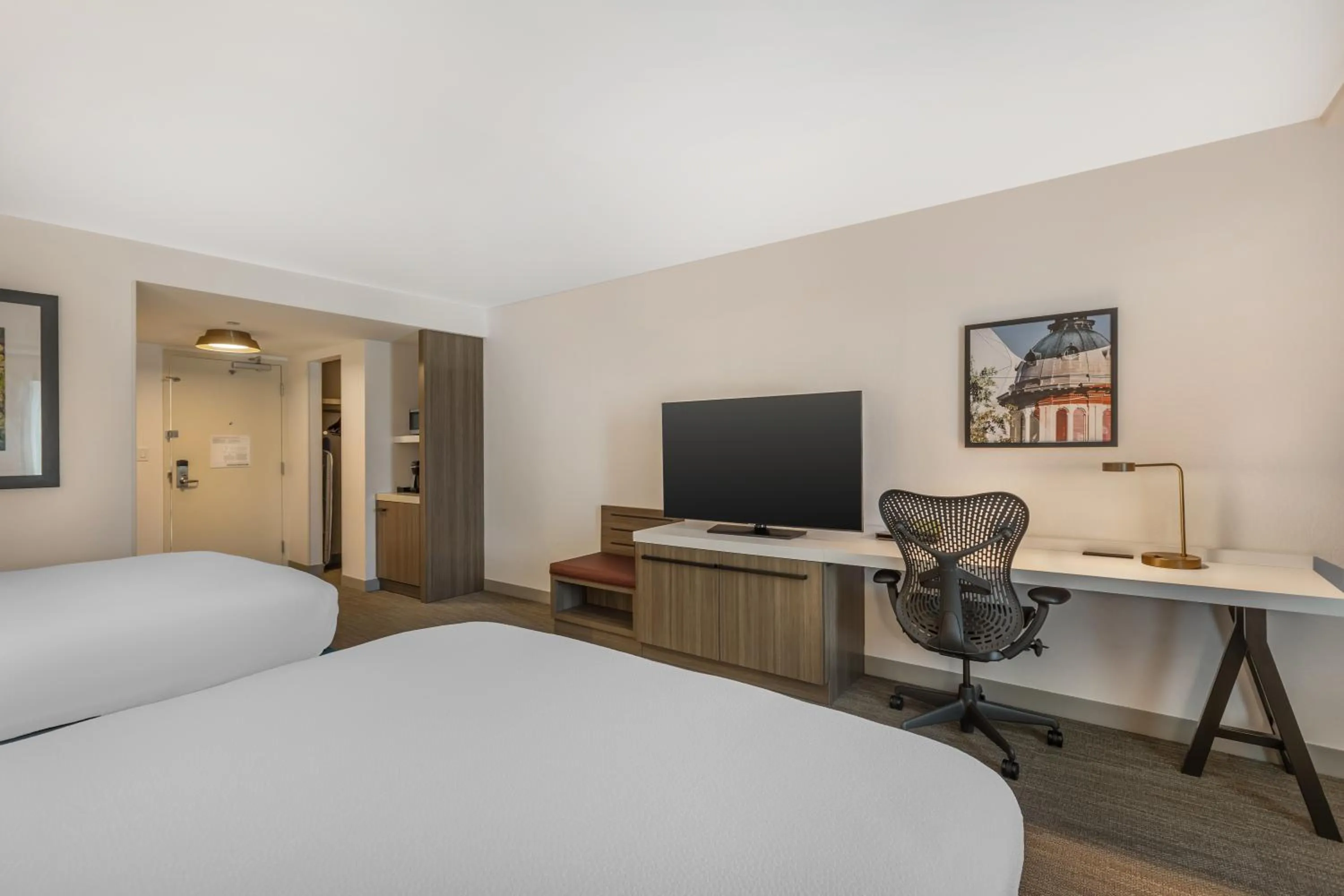 Bed in Hilton Garden Inn Columbia/Northeast