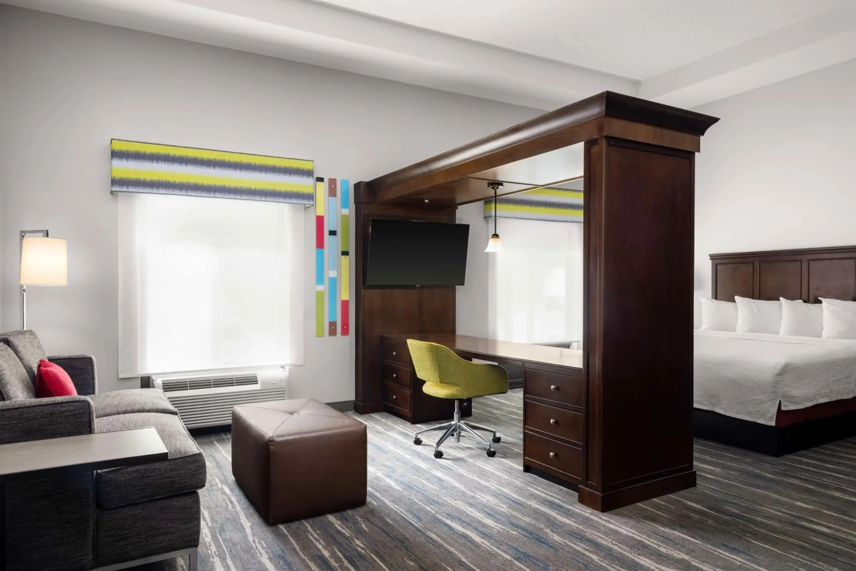 Bedroom, Bed in Hampton Inn & Suites Birmingham/280 East-Eagle Point Bedroom, Bed in Hampton Inn & Suites Birmingham/280 East-Eagle Point