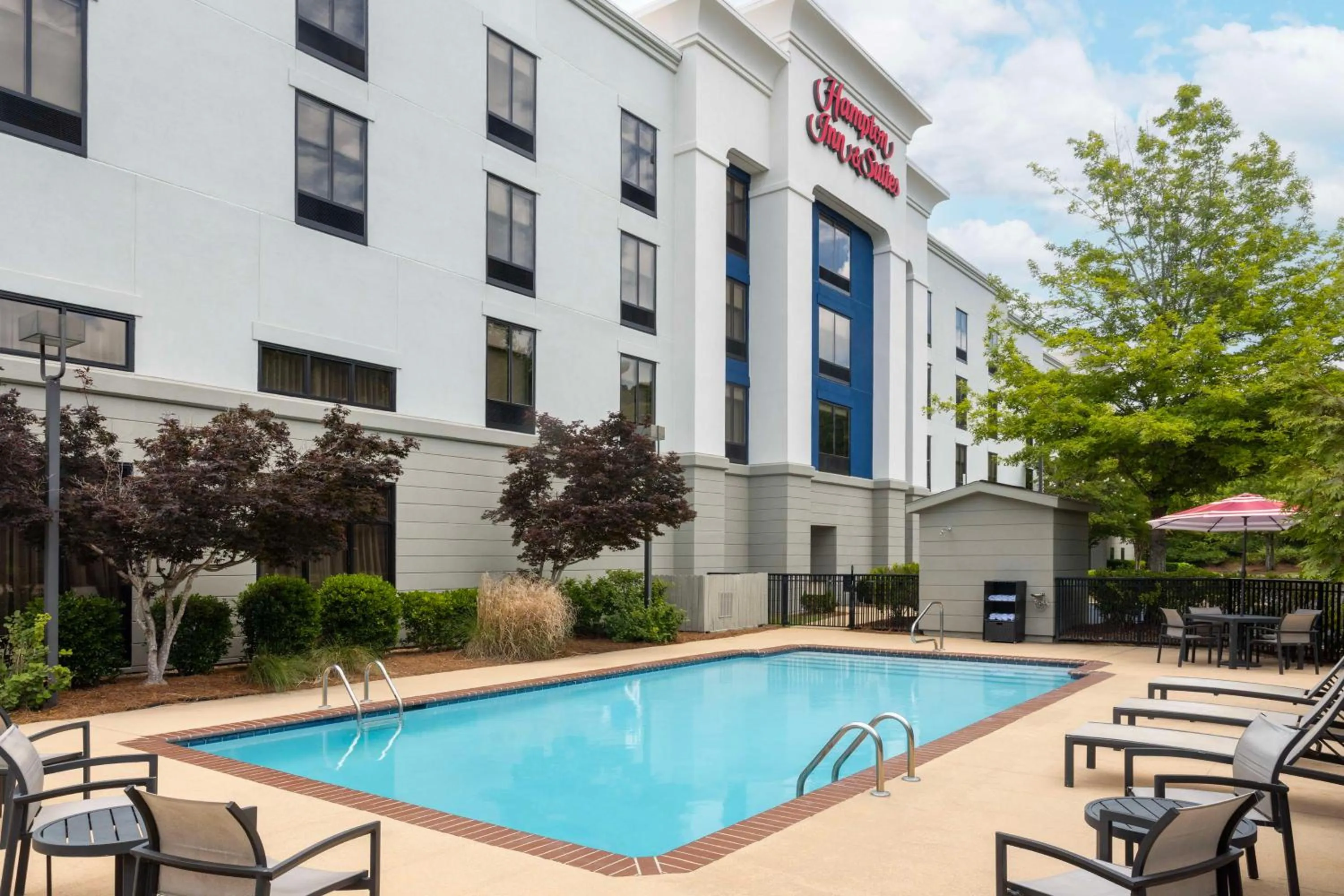 Pool view in Hampton Inn & Suites Birmingham/280 East-Eagle Point