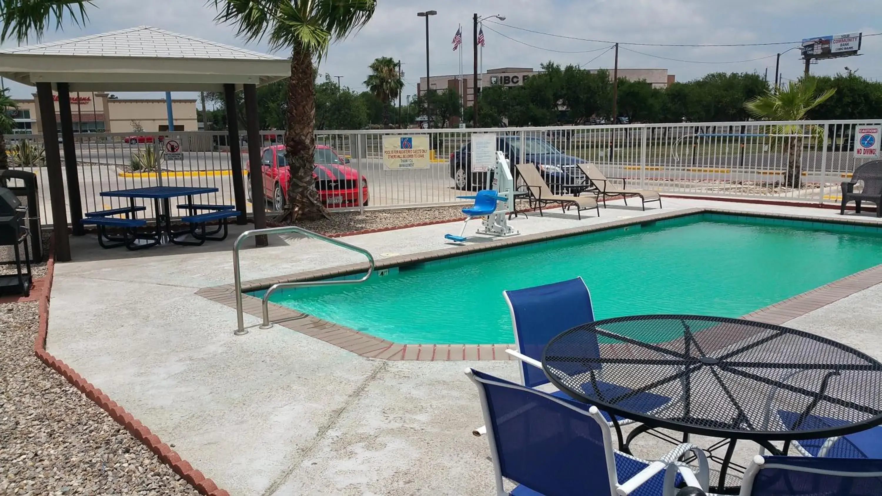 Swimming pool in Motel 6-Eagle Pass, TX - Lakeside Swimming pool in Motel 6-Eagle Pass, TX - Lakeside