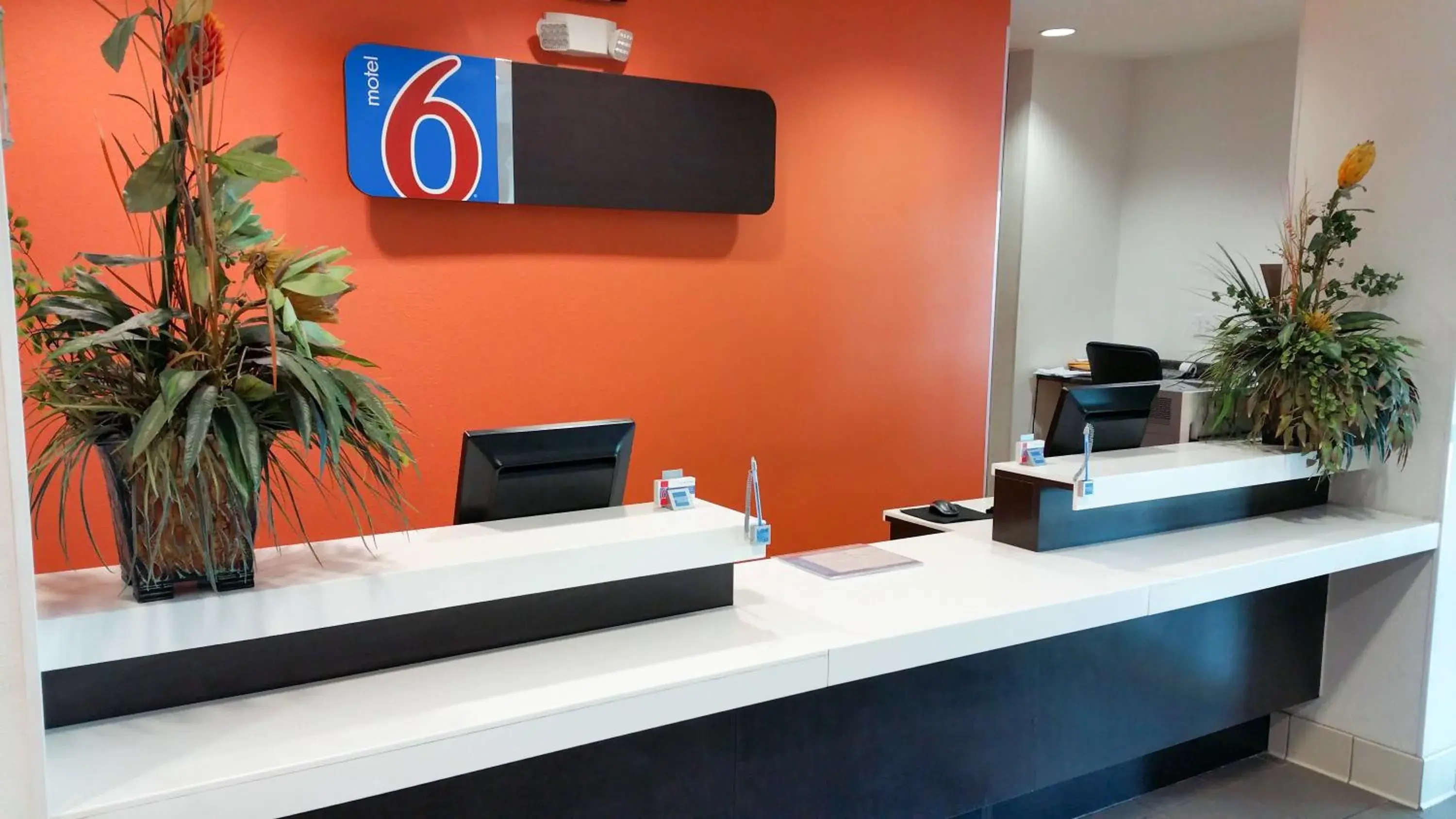 Lobby or reception in Motel 6-Eagle Pass, TX - Lakeside Lobby or reception in Motel 6-Eagle Pass, TX - Lakeside