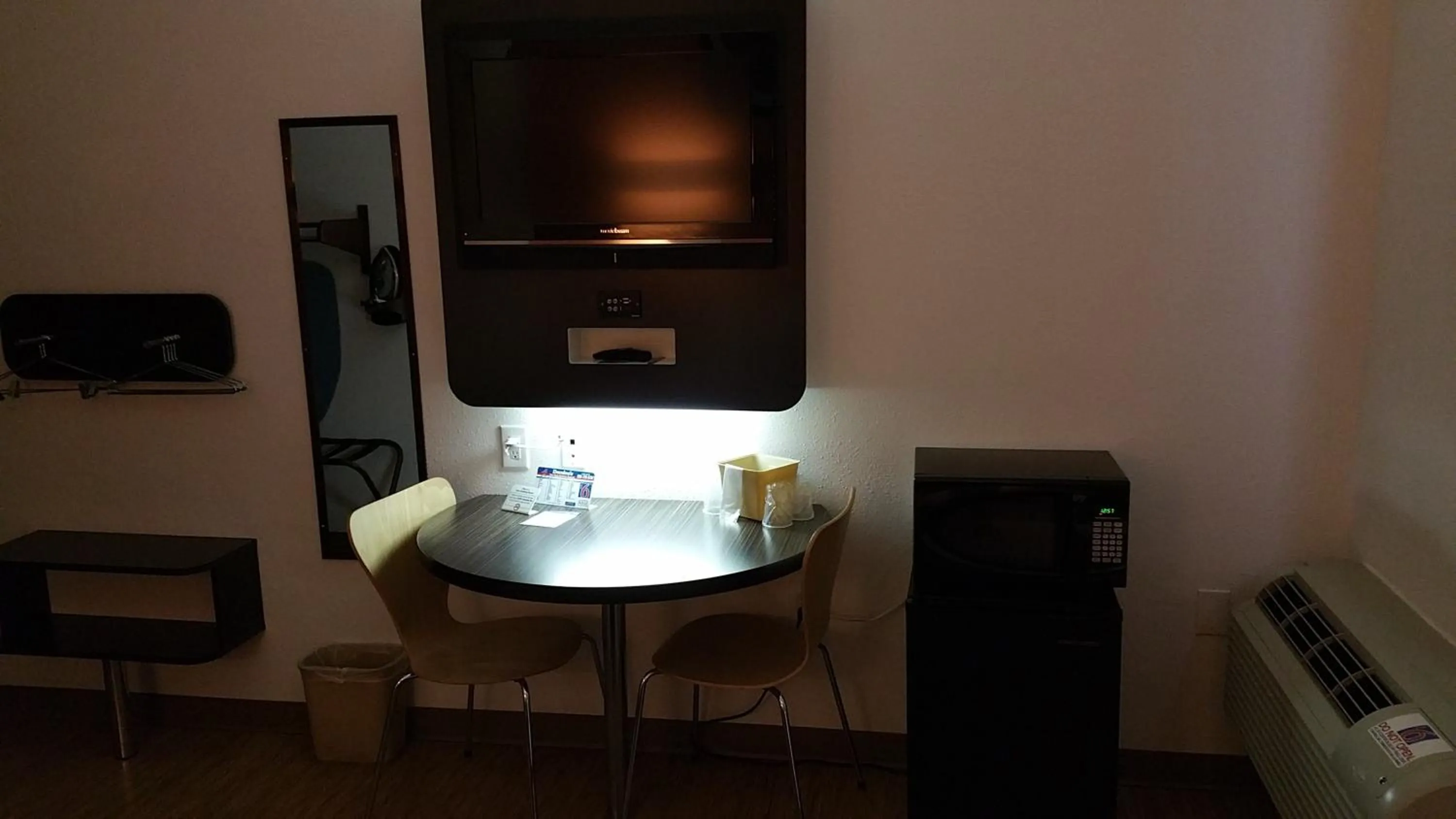 TV and multimedia in Motel 6-Eagle Pass, TX - Lakeside