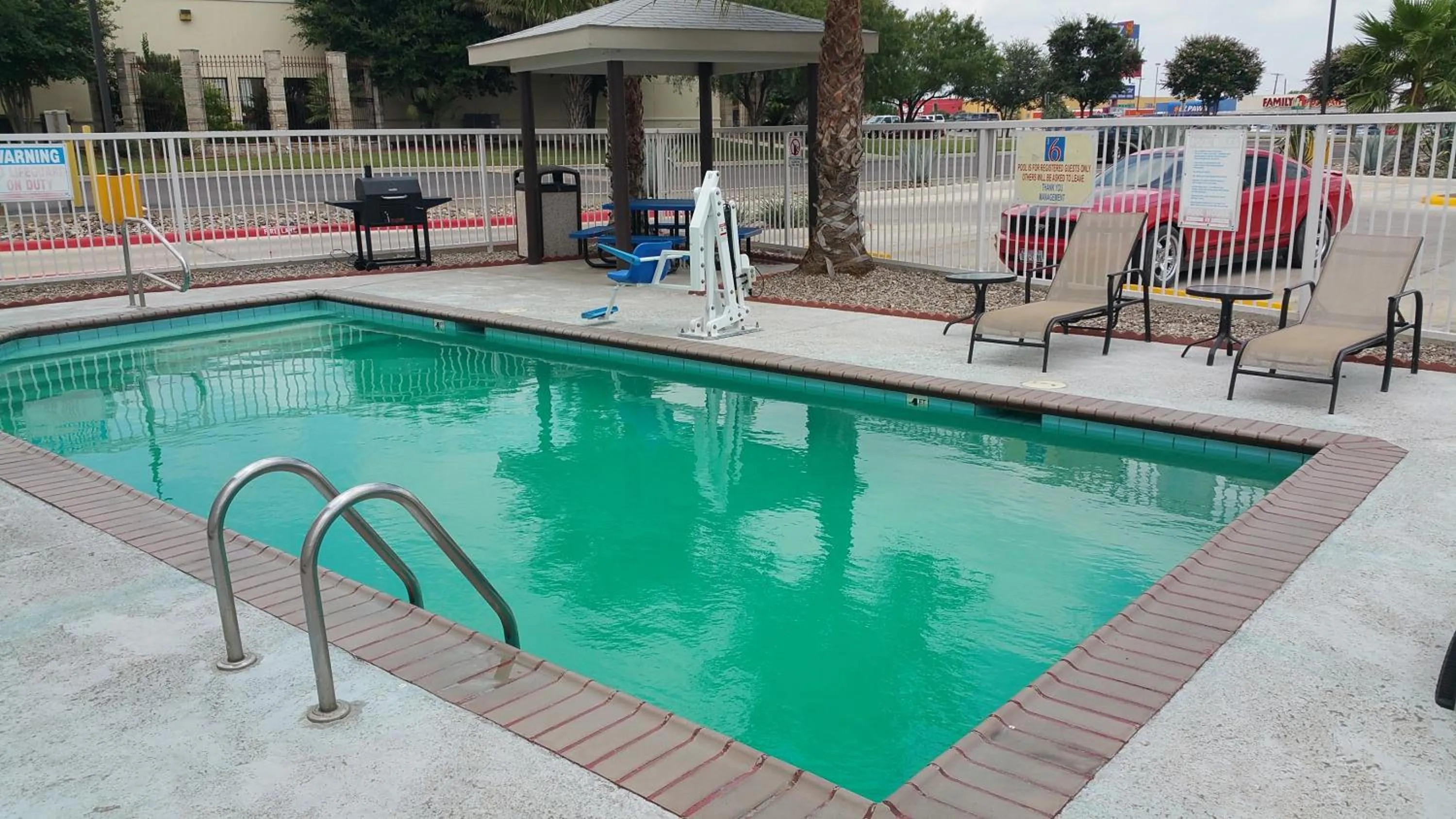 Swimming pool in Motel 6-Eagle Pass, TX - Lakeside