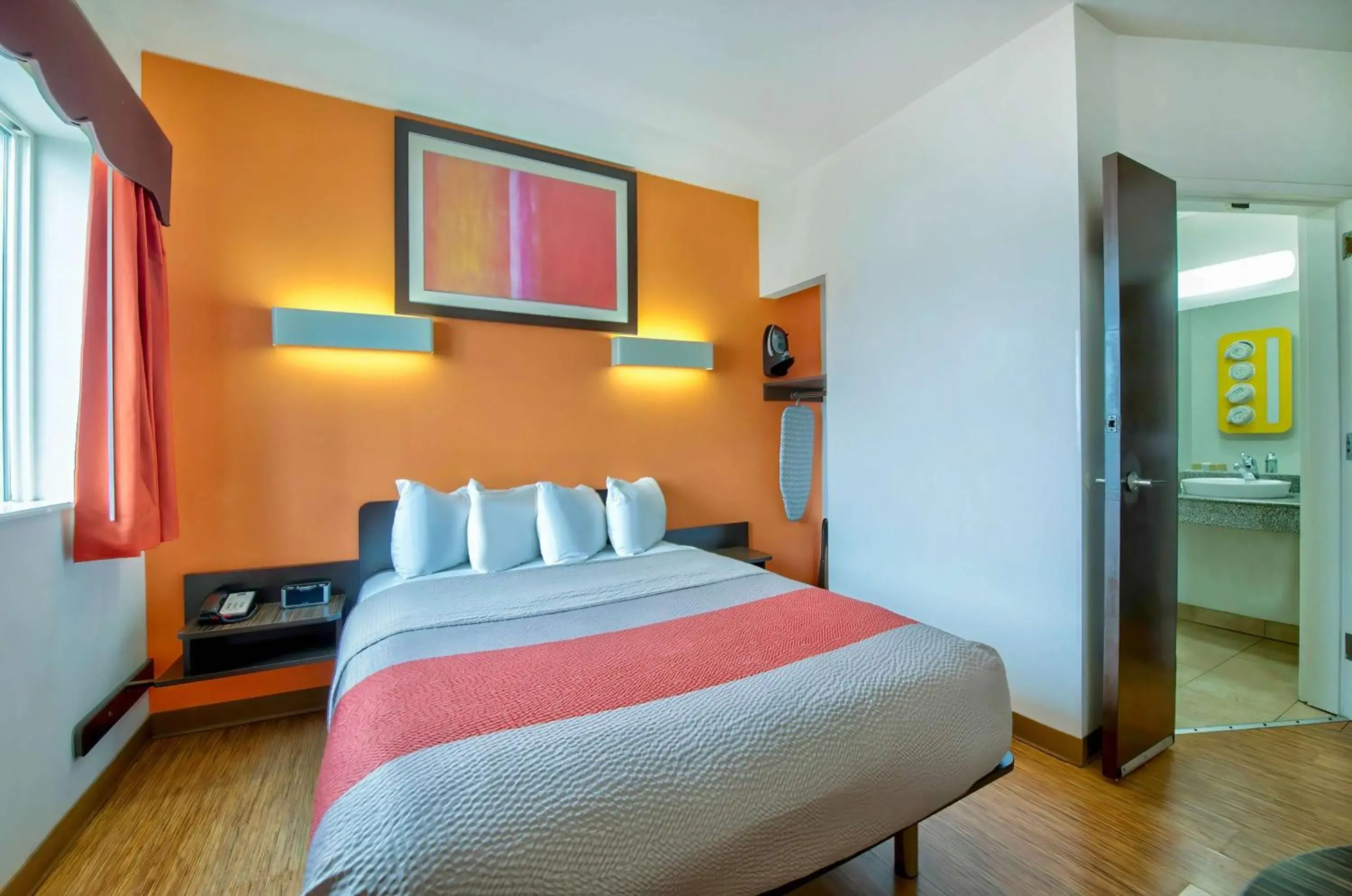 Bedroom, Bed in Motel 6-Eagle Pass, TX - Lakeside Bedroom, Bed in Motel 6-Eagle Pass, TX - Lakeside